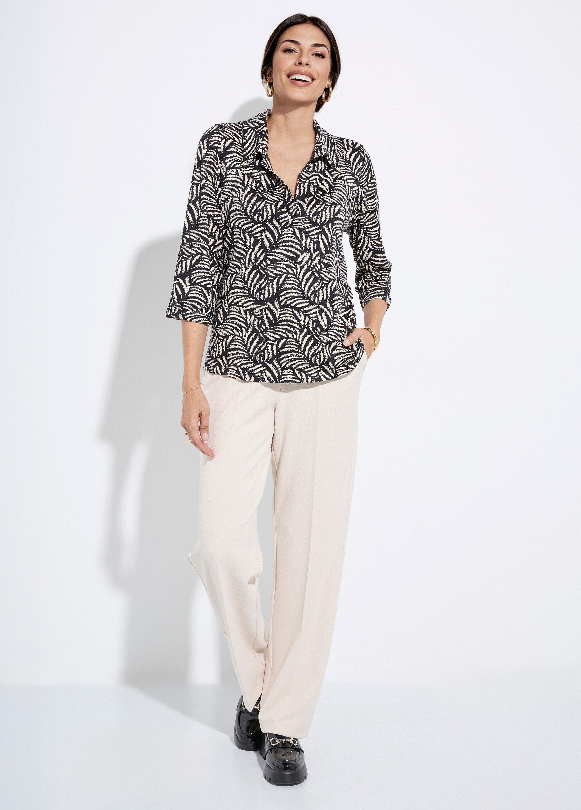 Chemisier_fluide_feuillage_et_col_tailleur_Noir_et_ecru_SF1_slim