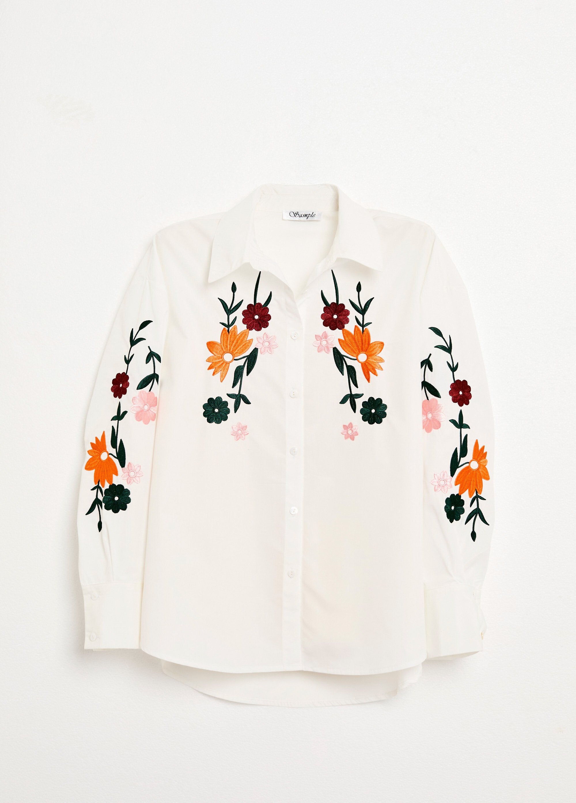 Lange_blouse_met_geborduurde_knopen_in_polykatoen_Multicolore_AP1_slim