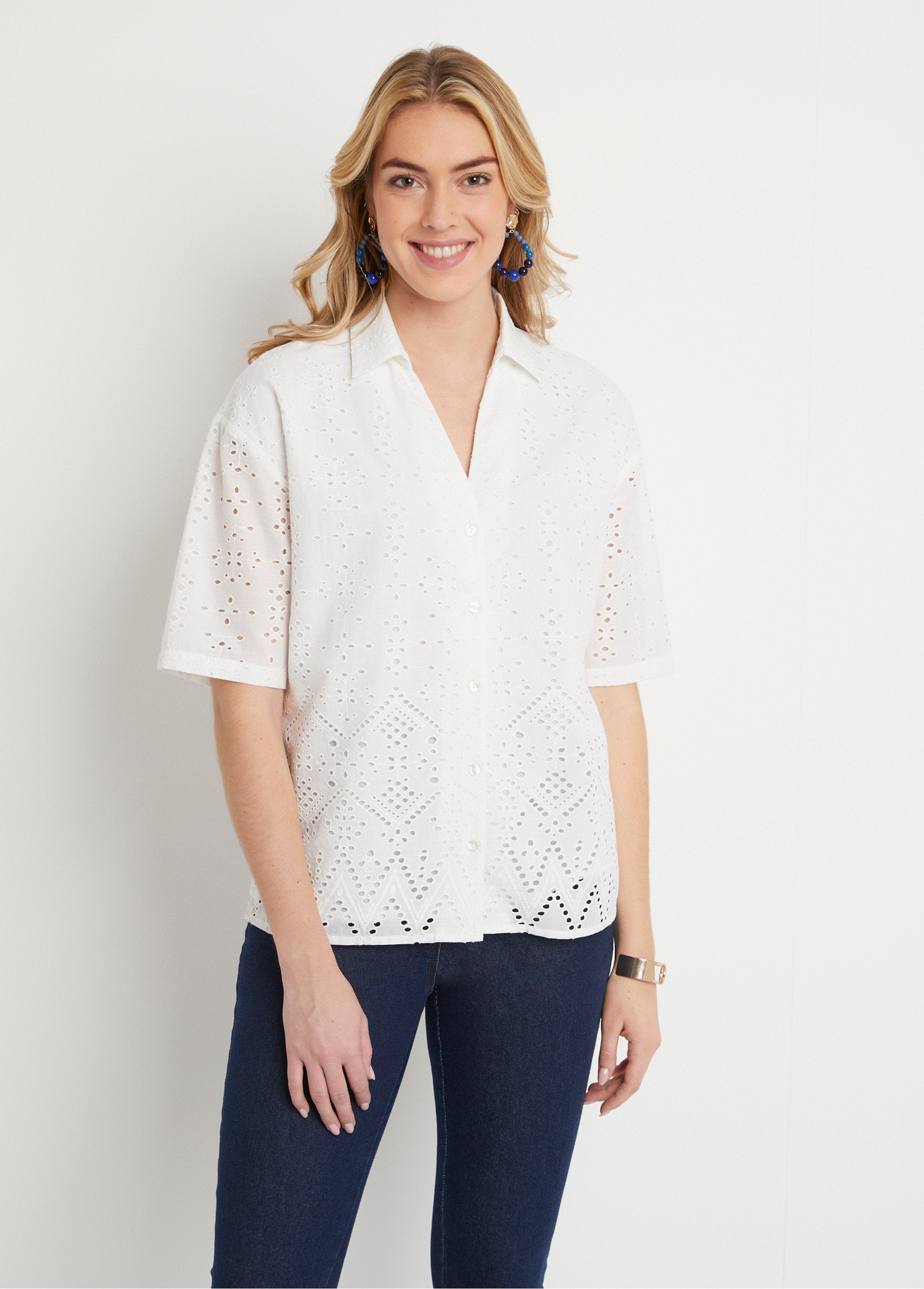 Geborduurde_blouse_met_korte_mouwen_Wit_FA1_slim