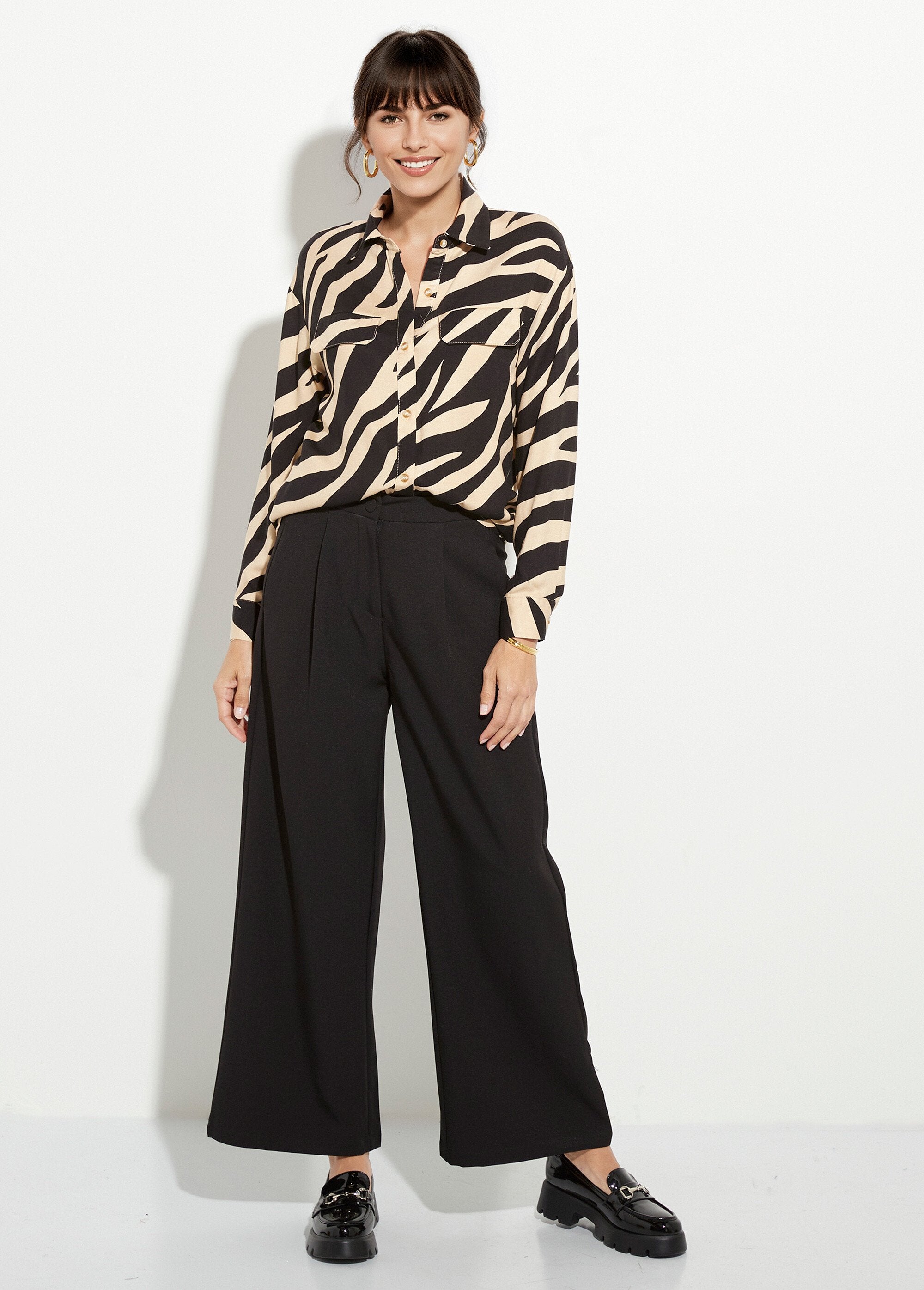 Blouse_met_zebraprint_en_klepzakken_Noir_et_beige_SF1_slim