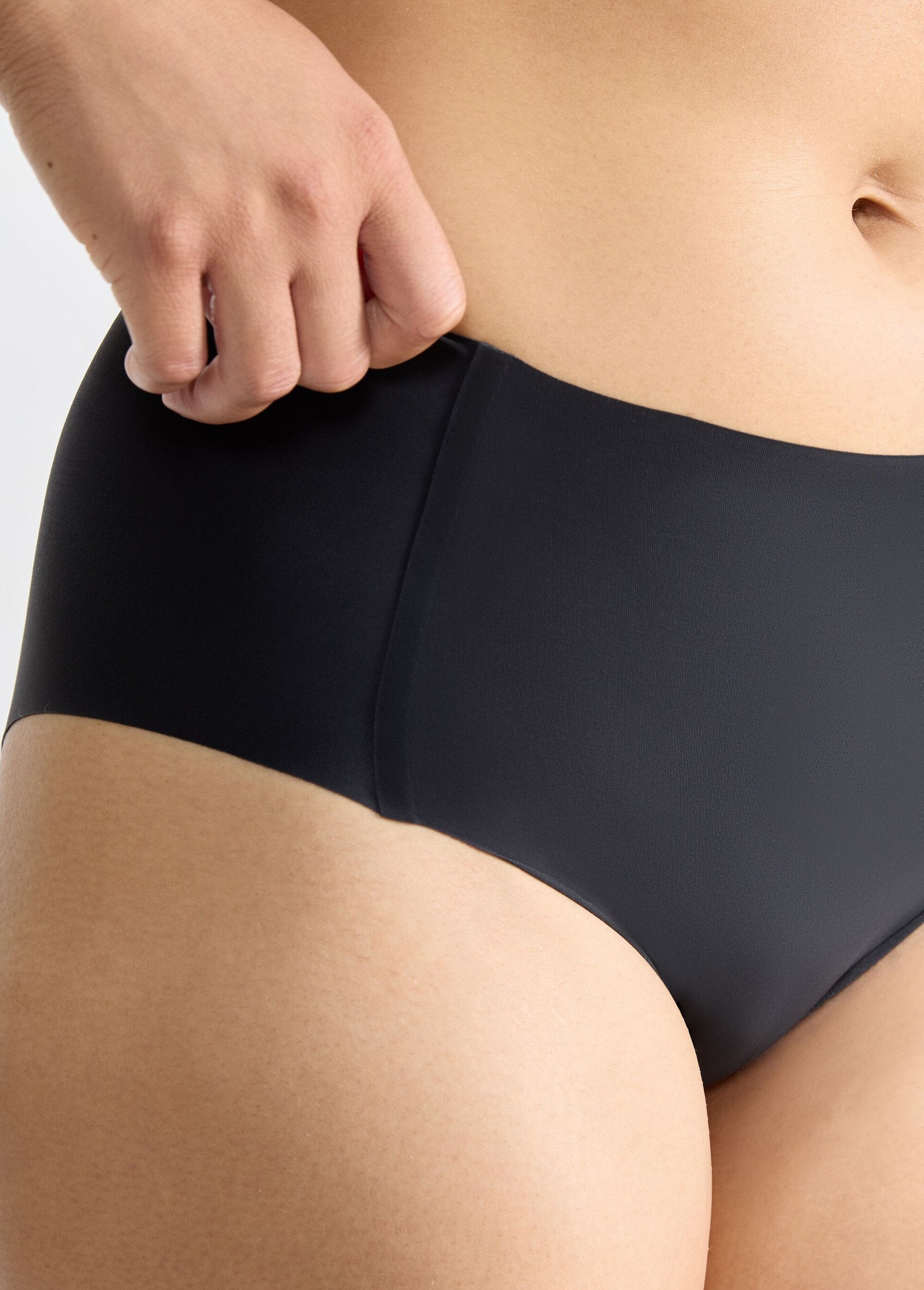 ®_Sloggi_-_Onzichtbare_slip_met_hoge_taille_Noir_DE1_slim