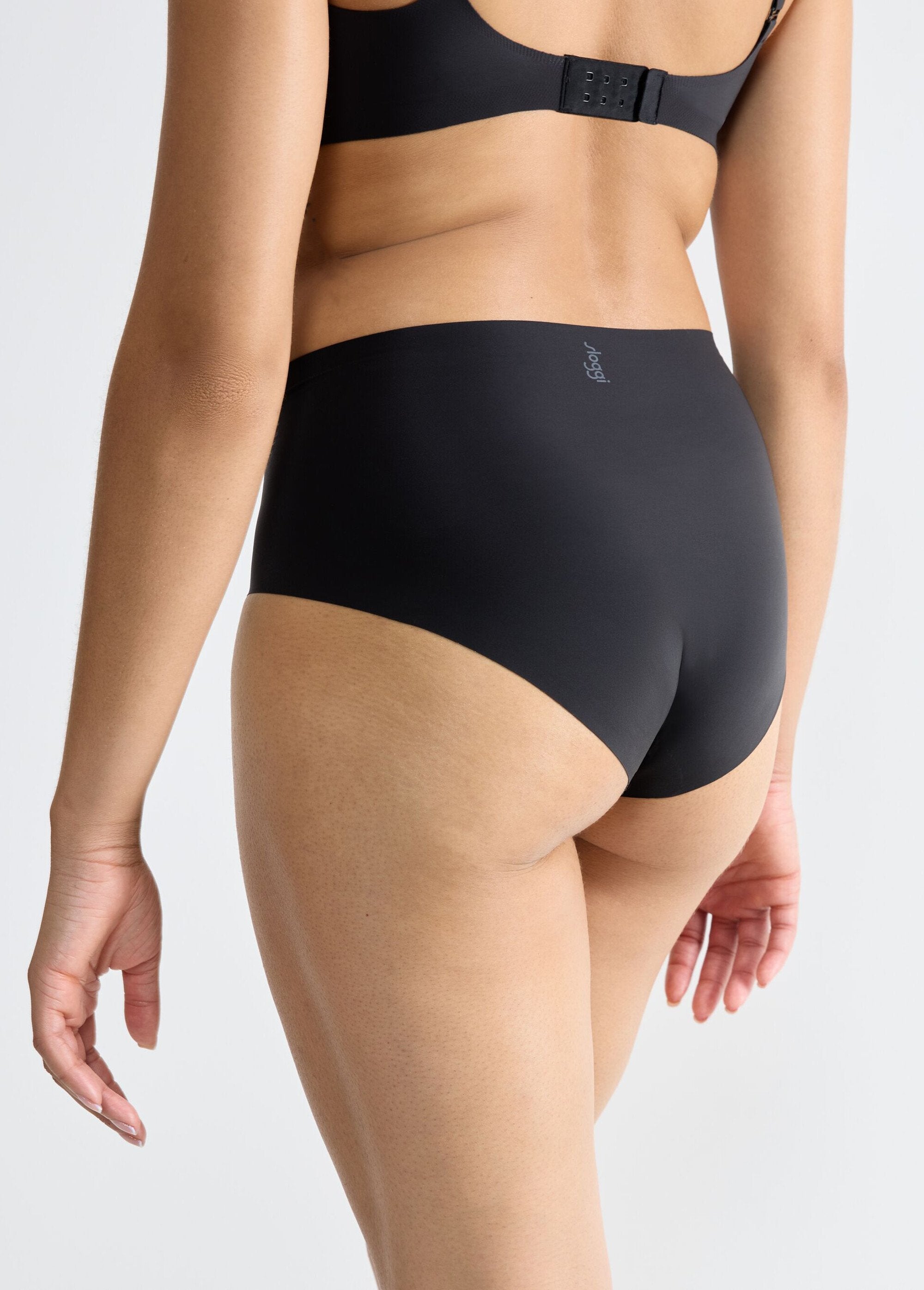 ®_Sloggi_-_Onzichtbare_slip_met_hoge_taille_Noir_DO1_slim