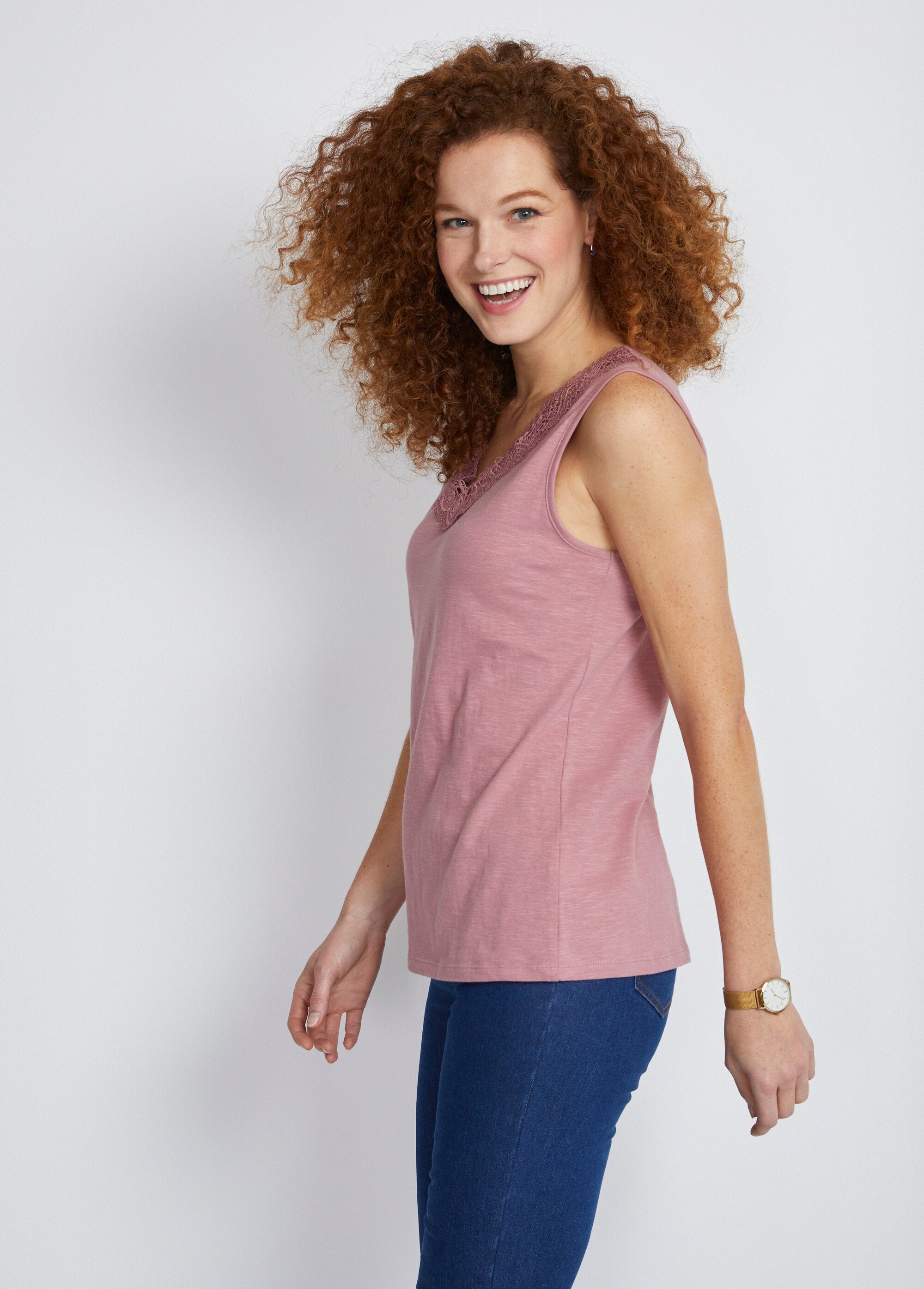 Tanktop_van_katoen_en_macramé_Roze_DR1_slim