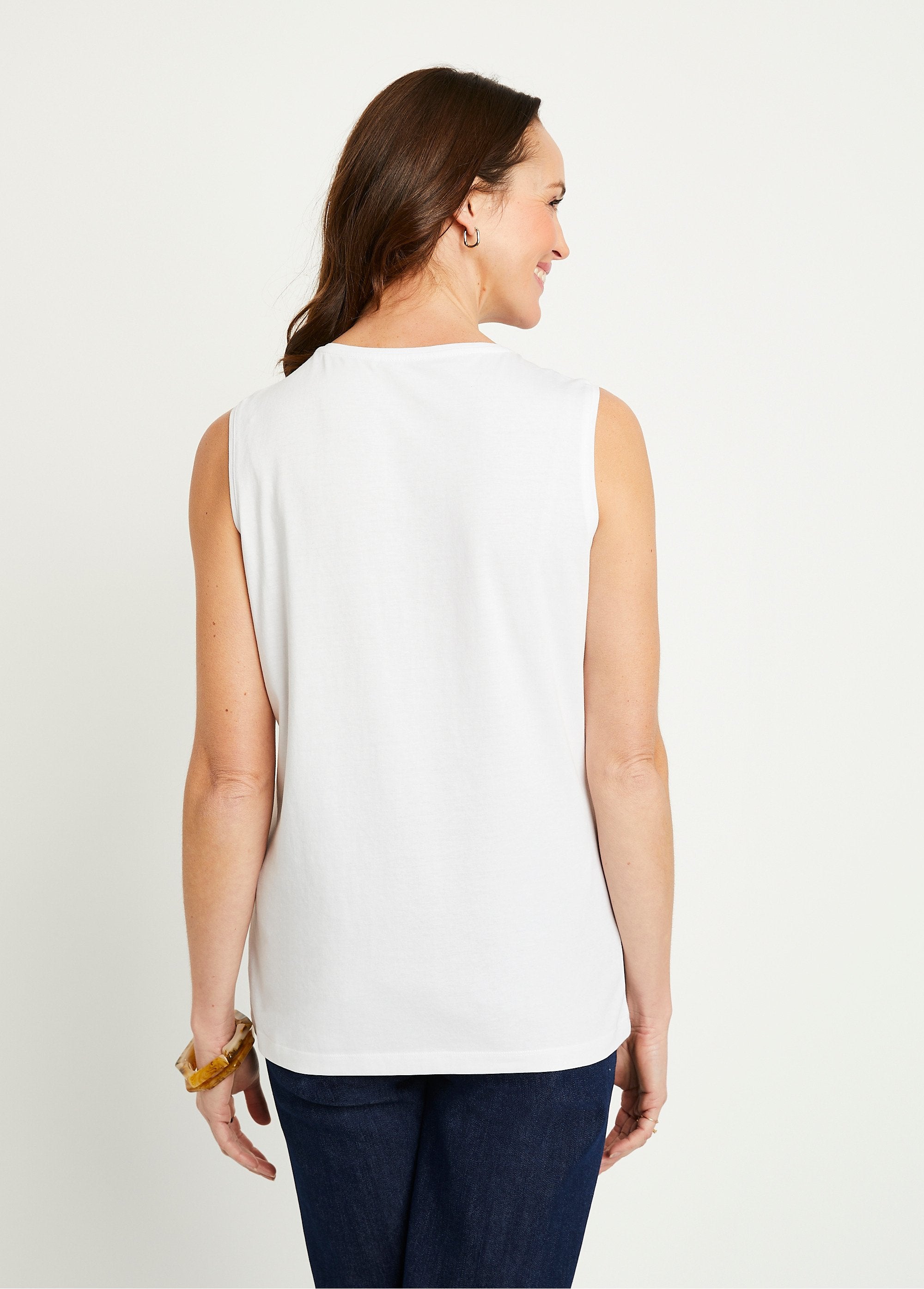 Effen_korte_tanktop_met_paillettenborduursel_WIT_DO1_slim