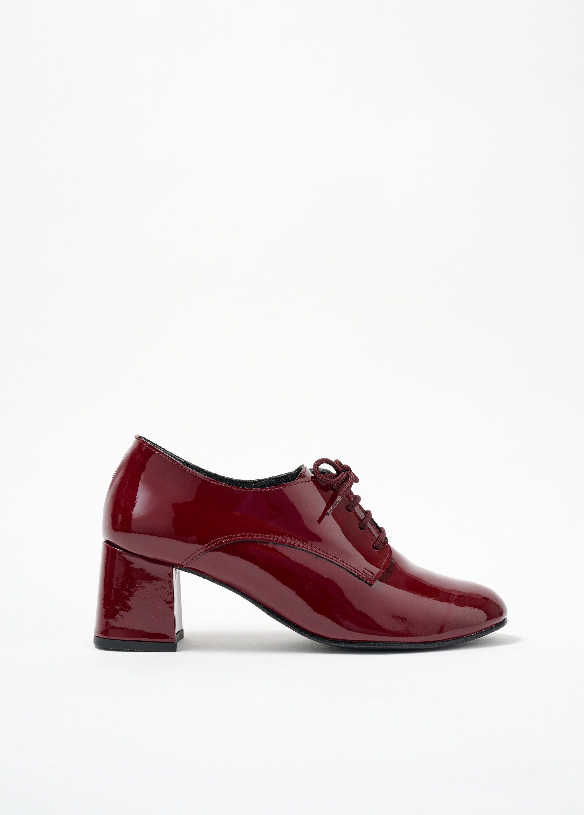 Patent_leather_lace-up_Derbies_with_comfort_width_heels_Burgundy_varnish_DR1_slim