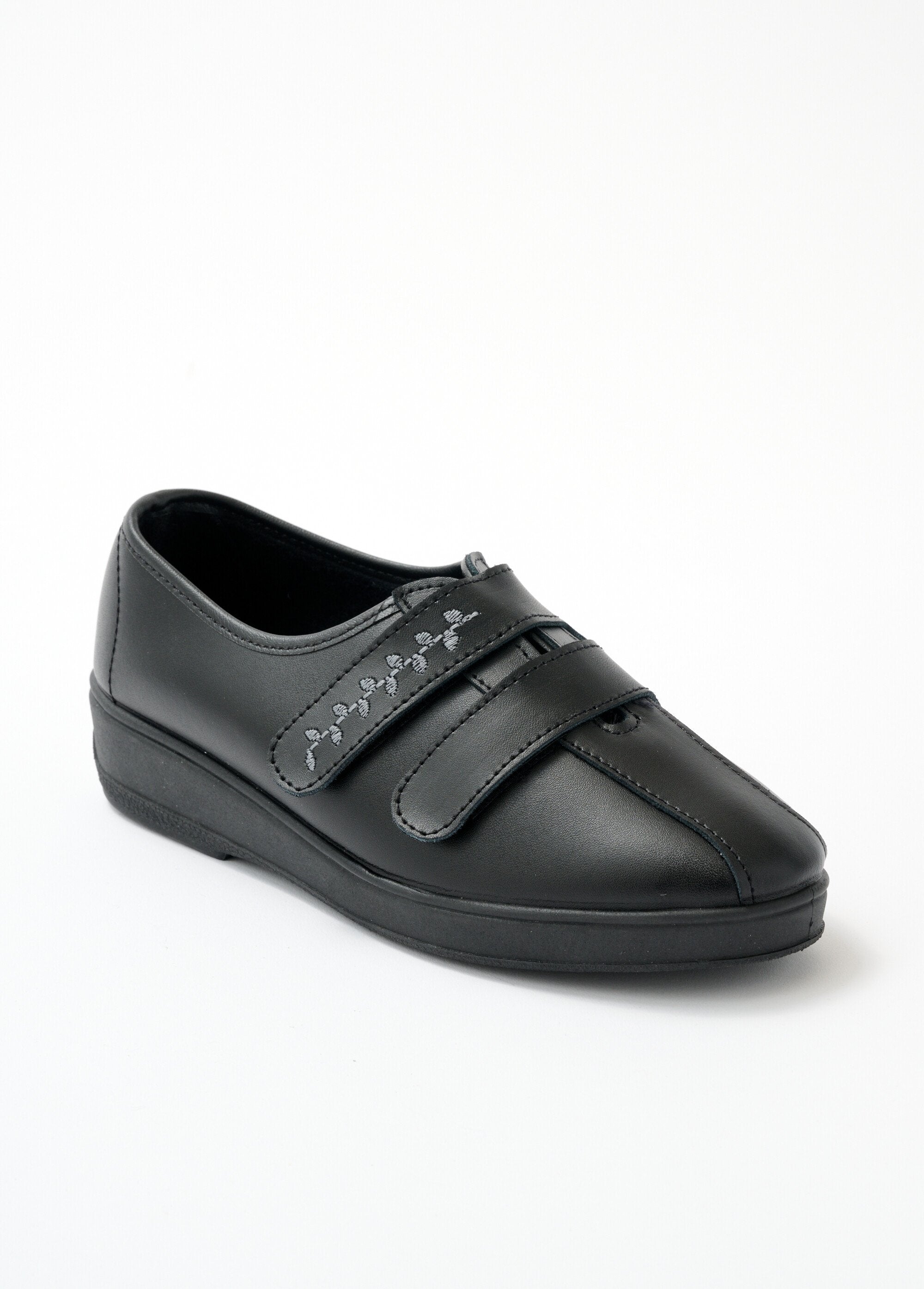 Derbies_grande_largeur_scratchées_cuir_brodées_Noir_FA1_slim