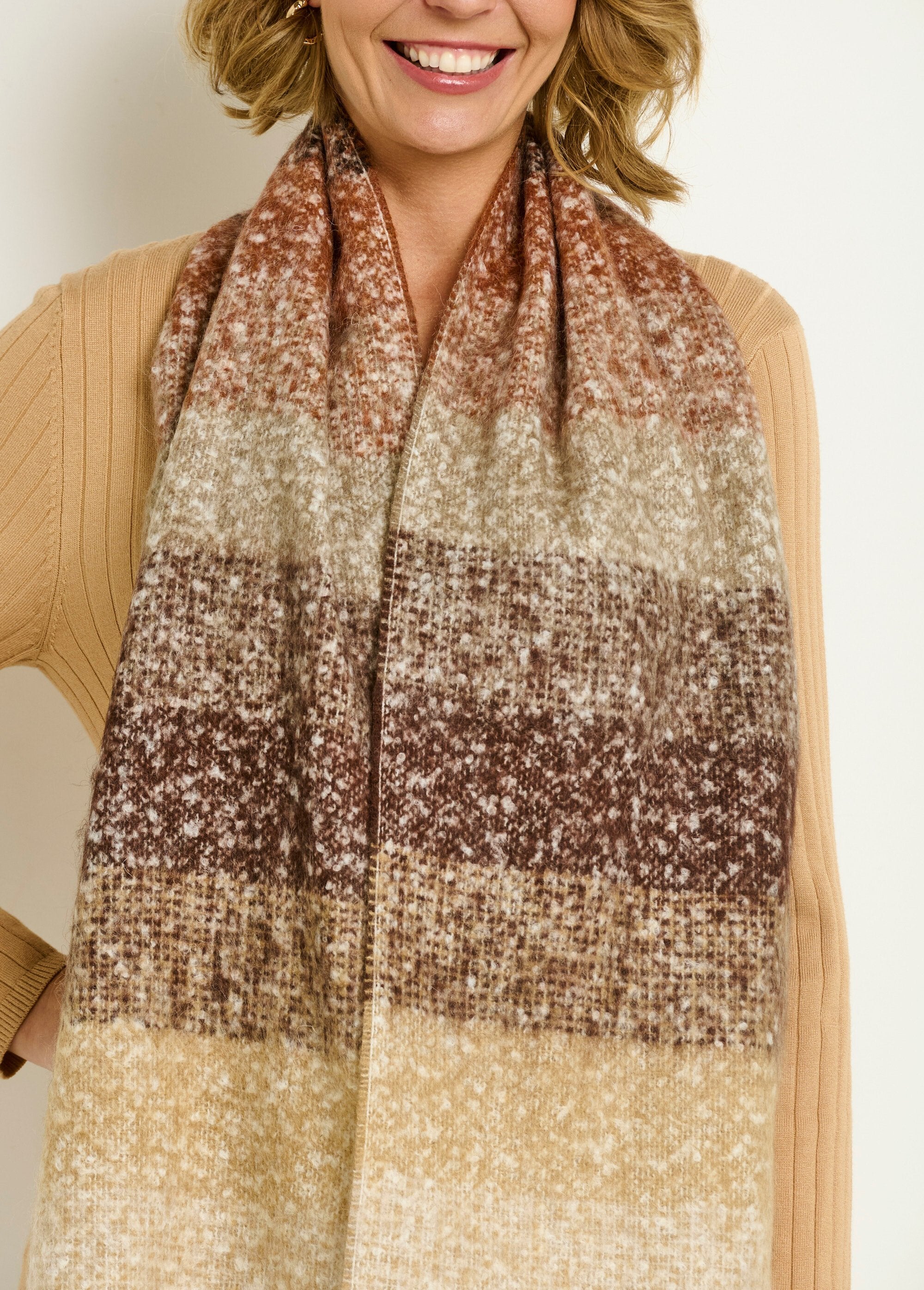 Lijnensjaal_van_warm_mohair_Marron_et_beige_DE1_slim