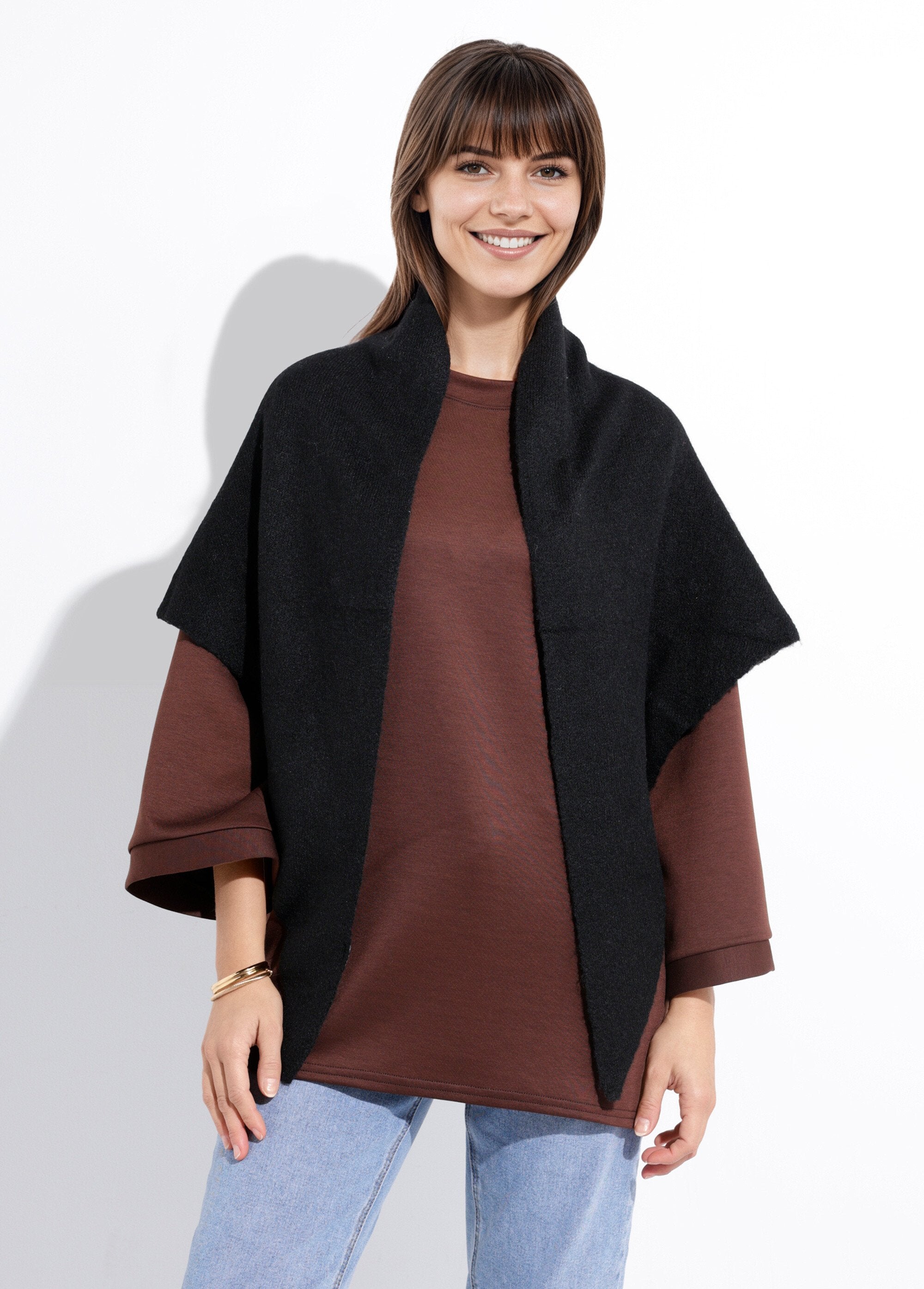 Warme_driehoekige_sjaal,_gebreid_wol_Noir_FA1_slim