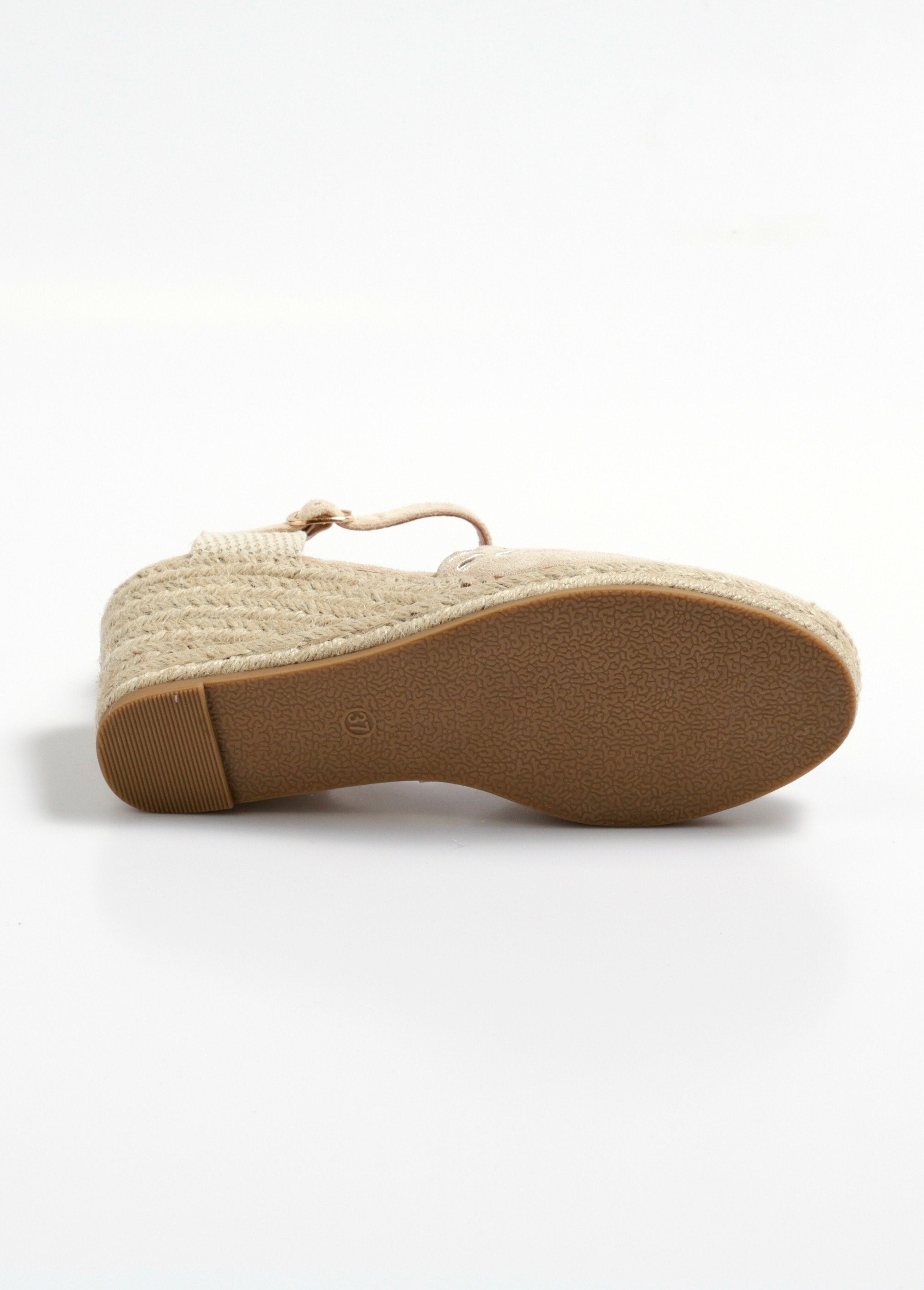 Espadrilles_met_opengewerkte_details_Beige_UN1_slim