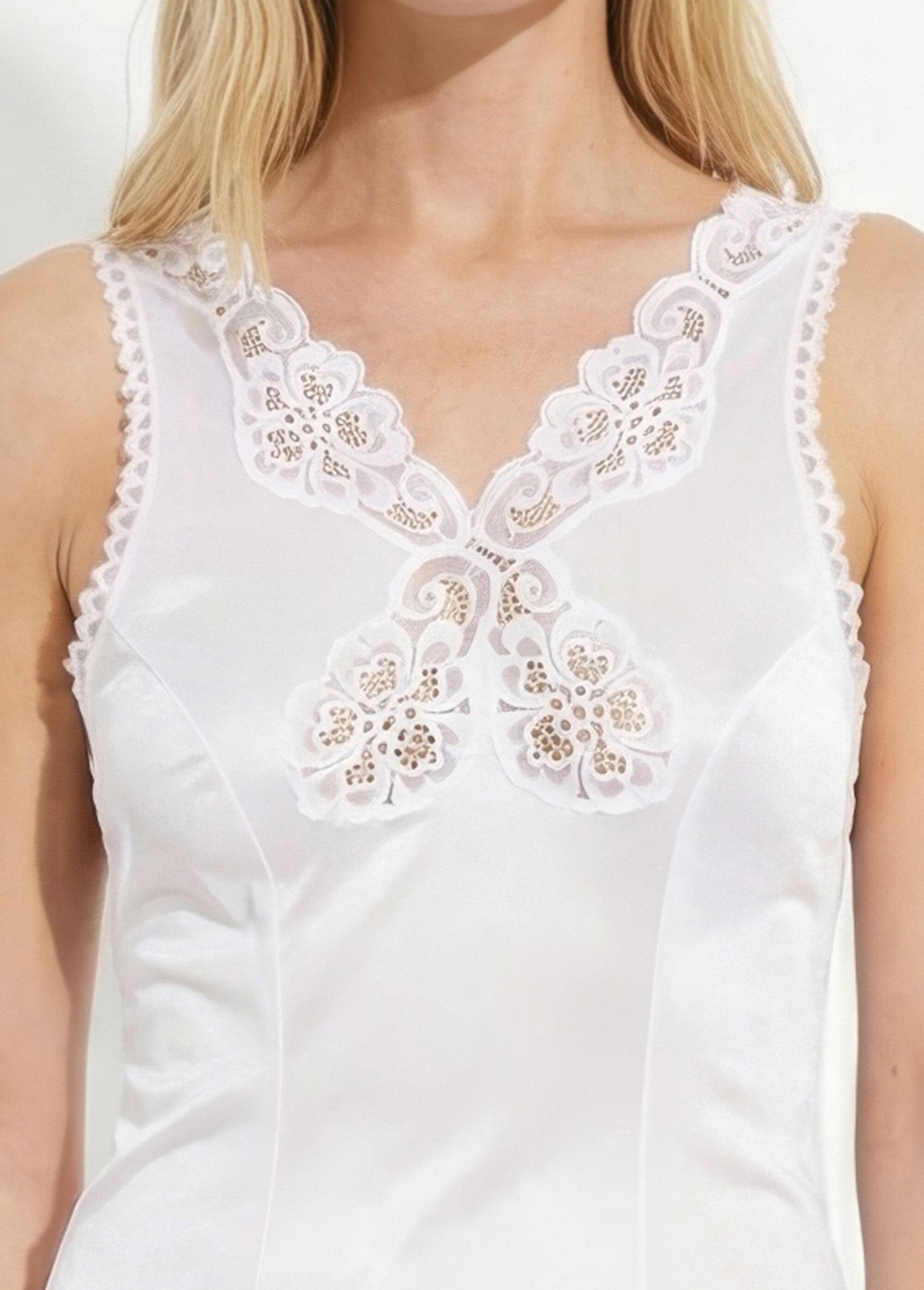 Fond_de_robe_maille_satinée_100_cm_Nacre_DE1_slim