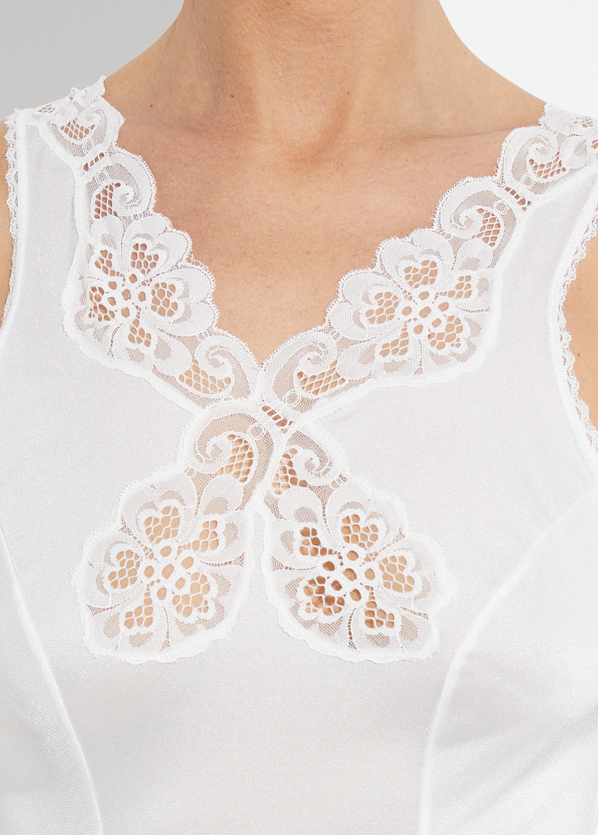 90_cm_satijn_gebreide_jurk_basis_Parelmoer_DE1_slim