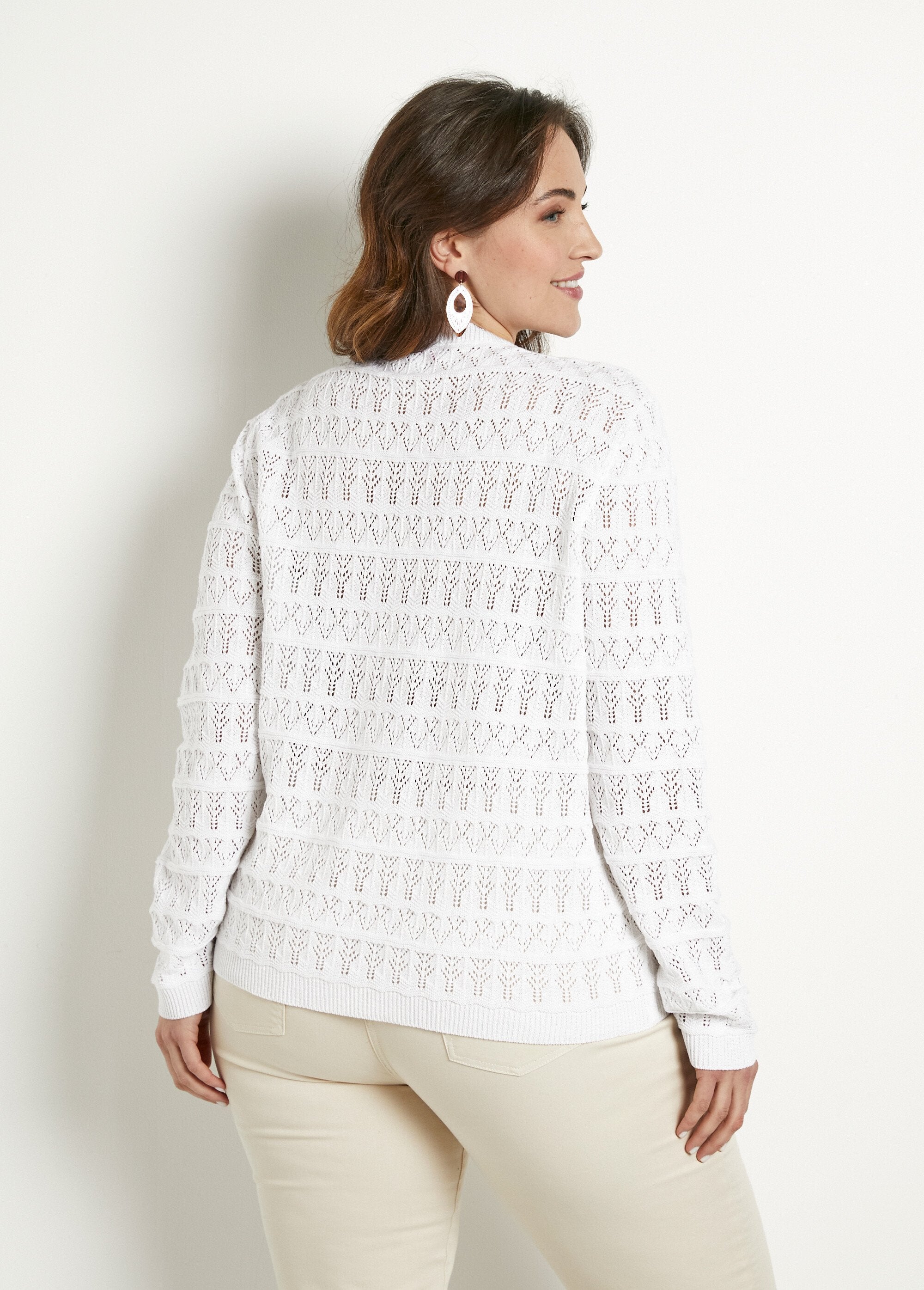 Opengewerkt_V-hals_vest_met_knopen_van_katoenmix_Blanc_DO1_curvy