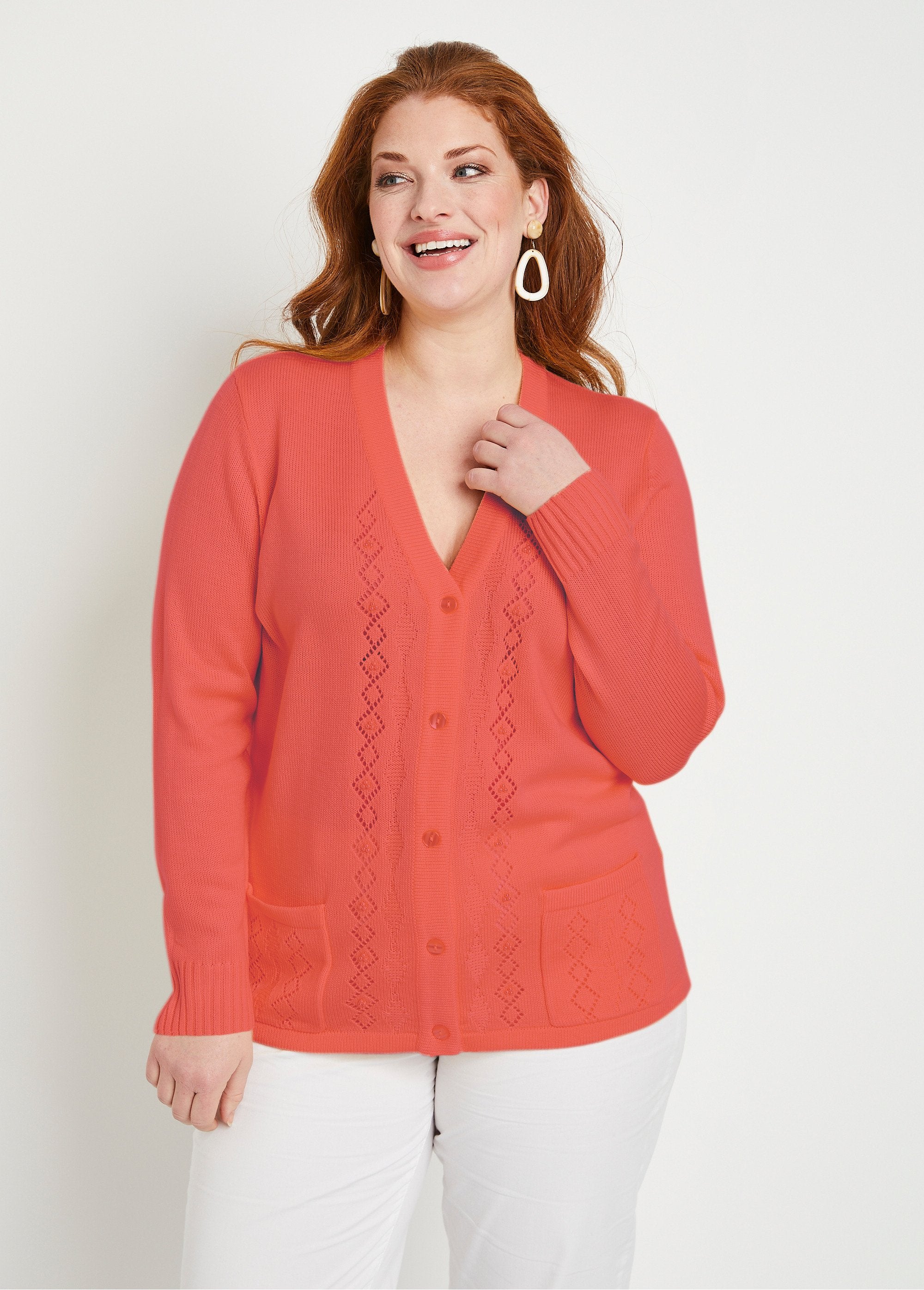 Gilet_boutonné_ajouré_perlé_Corail_FA1_curvy