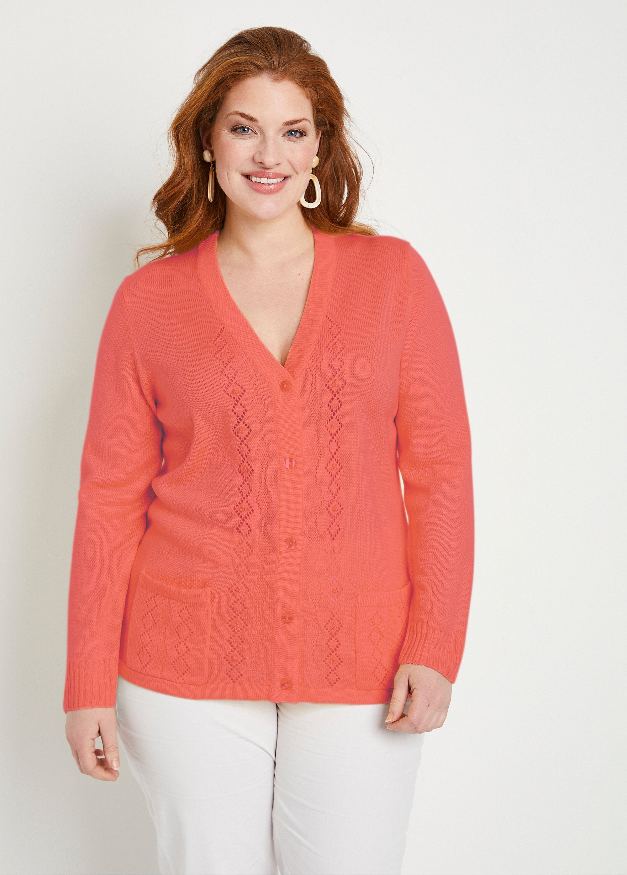 Gilet_boutonné_ajouré_perlé_Corail_FA2_curvy