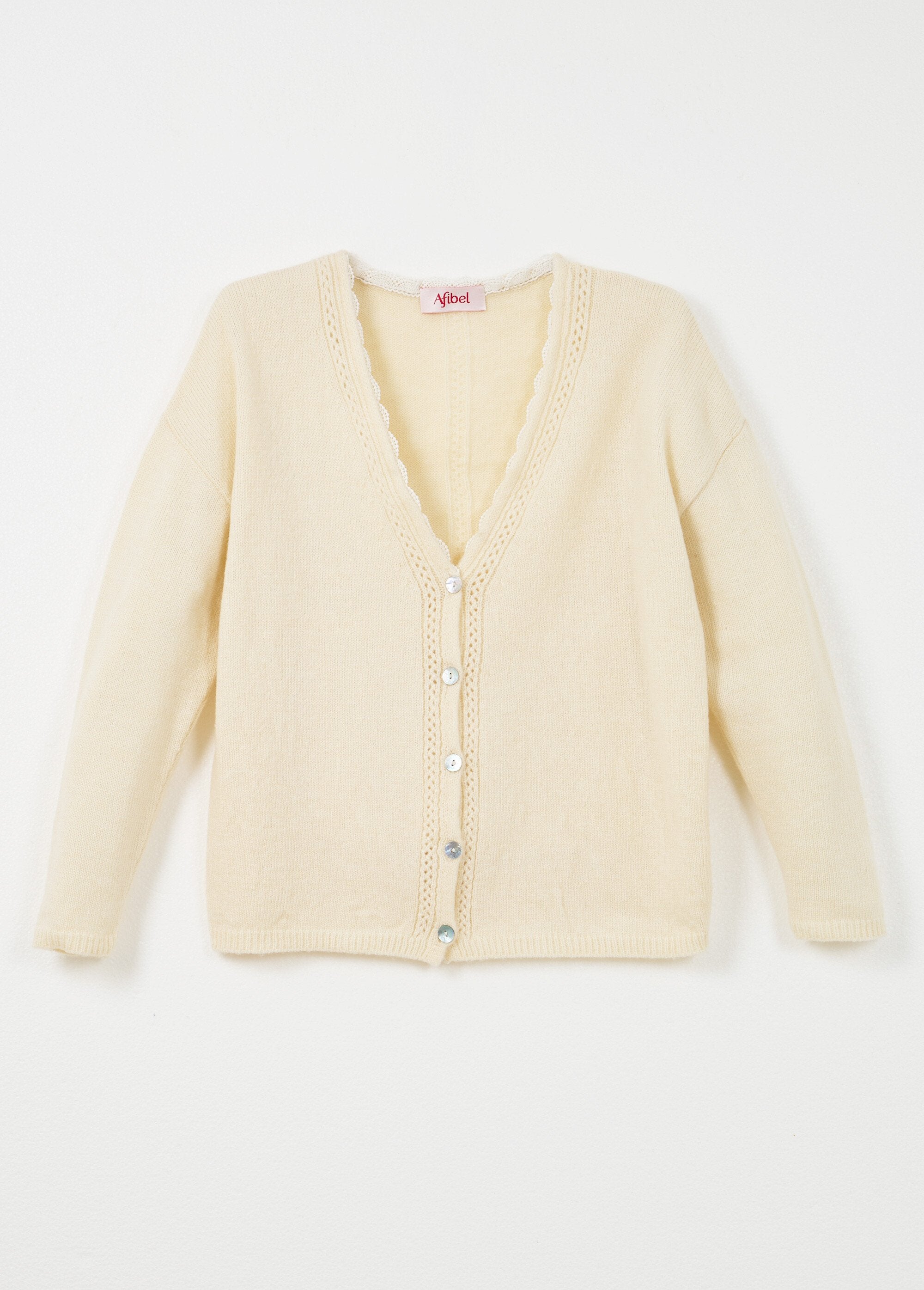 Gilet_boutonné_col_V_jersey,_ajouré_et_macramé_Ecru_AP1_slim
