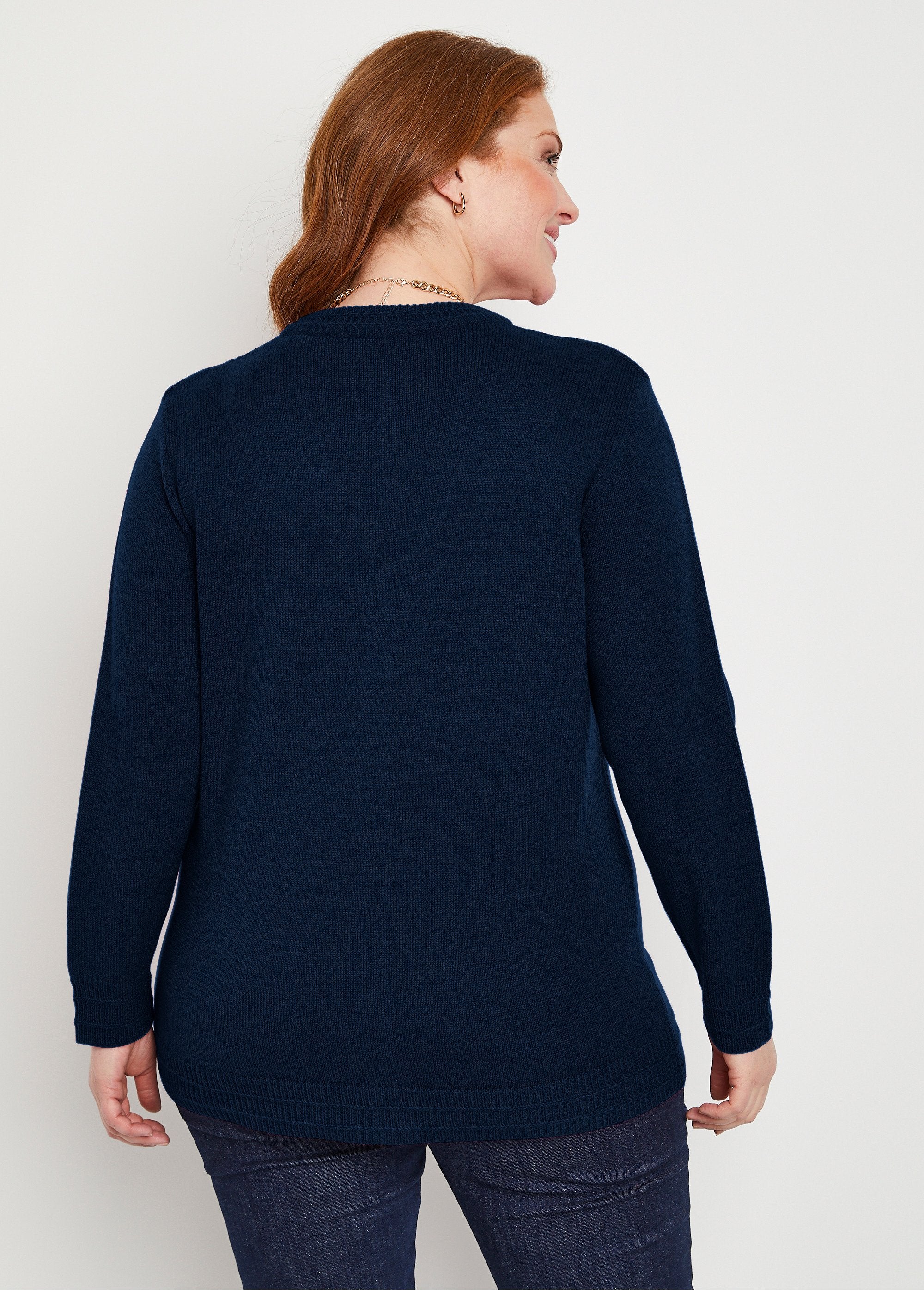 Long-sleeved_buttoned_cardigan_Marine_DO1_curvy