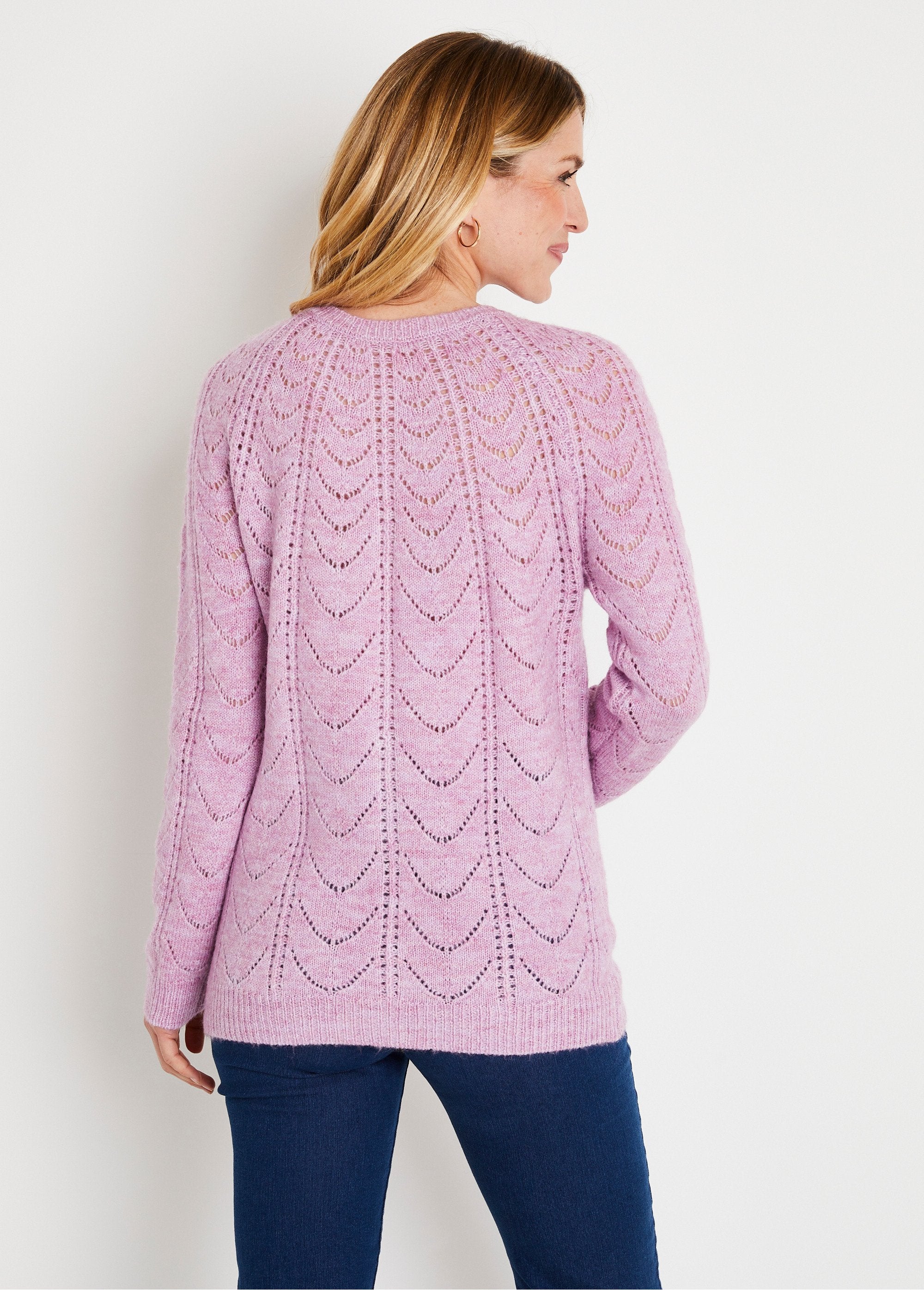 Cardigan_met_knopen_en_zoomdetails_en_ronde_hals_Lilas_DO1_slim