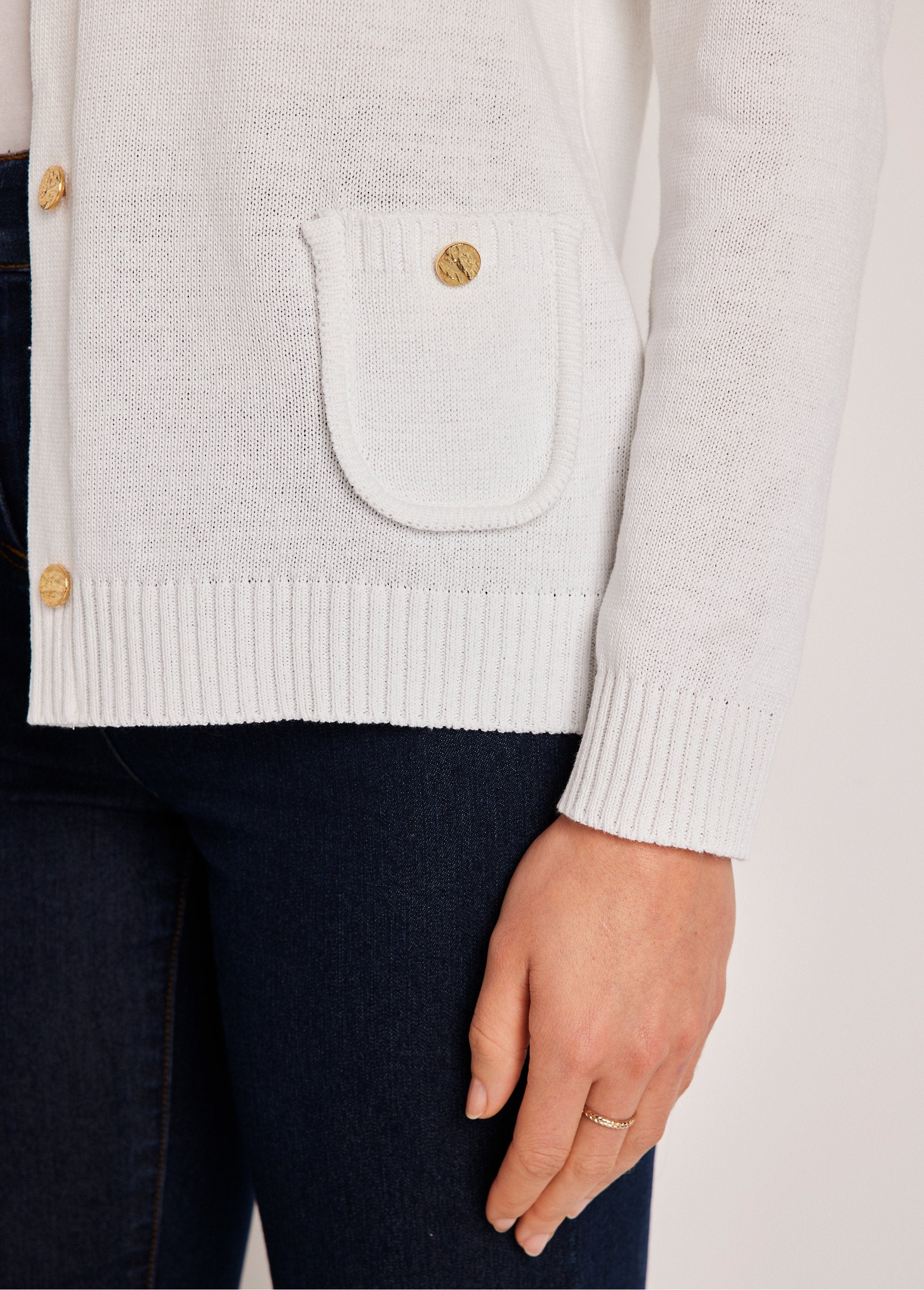 Gilet_cardigan_court_boutonné_Blanc_DE2_slim