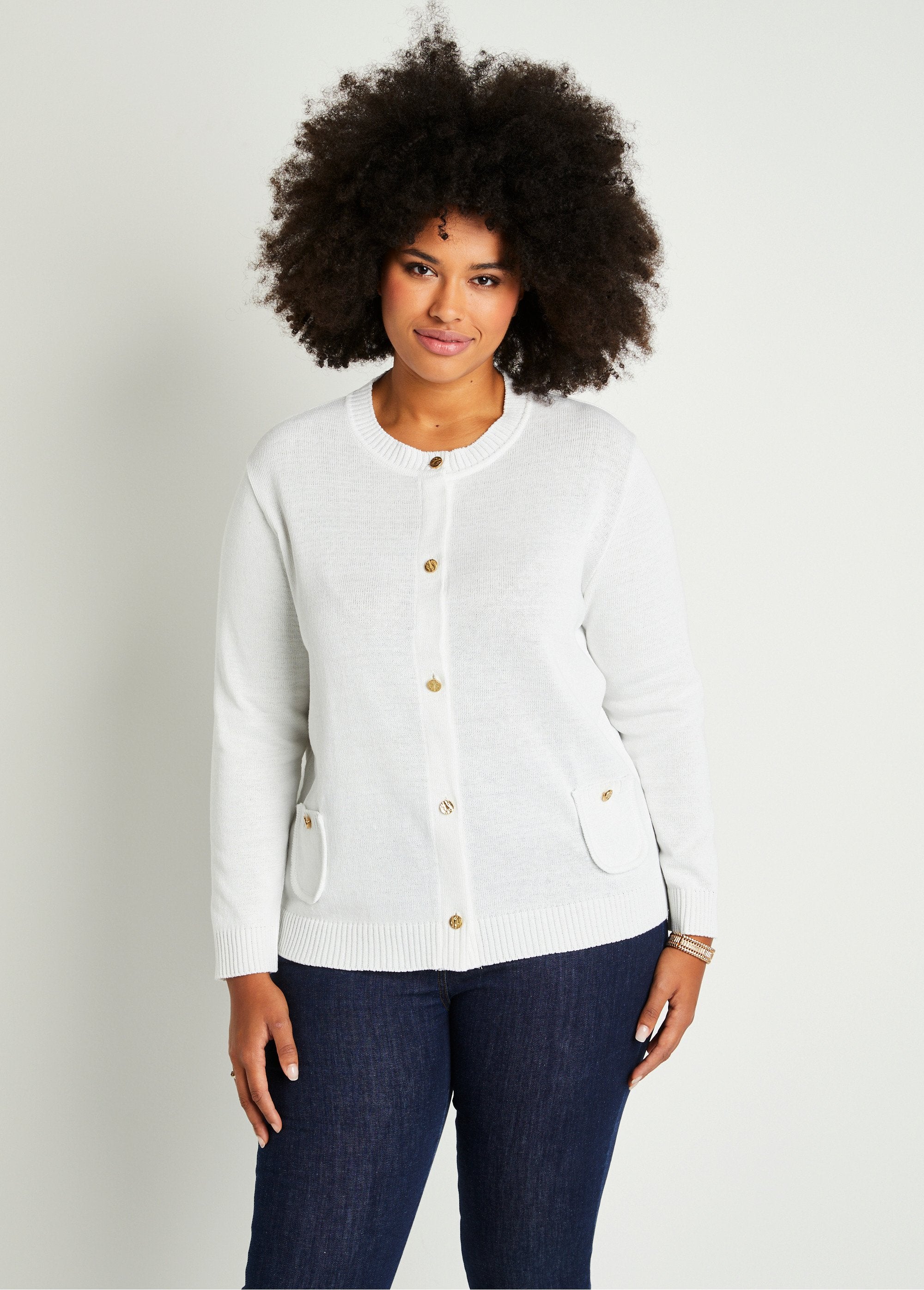 Gilet_cardigan_court_boutonné_Blanc_FA1_curvy