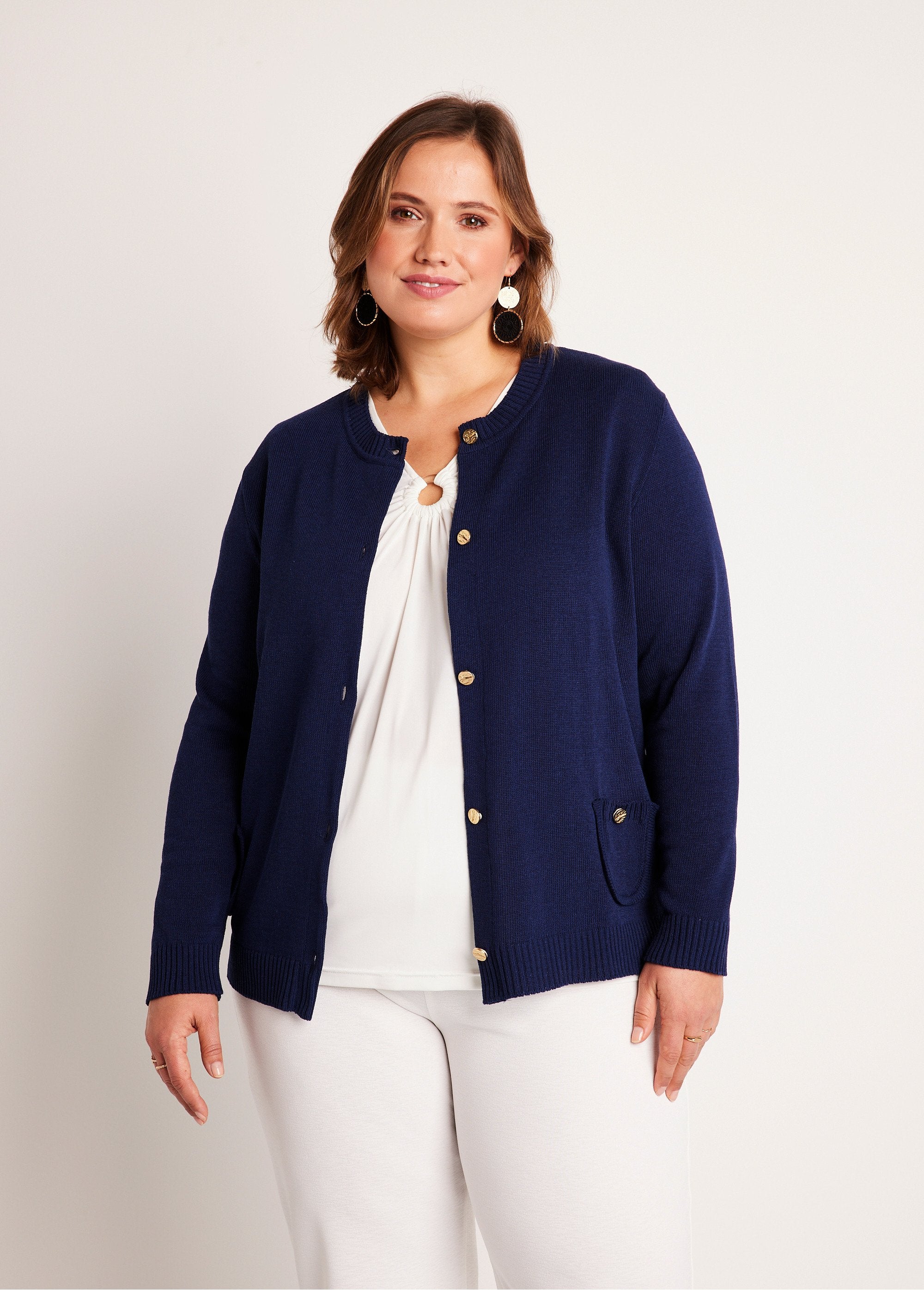 Gilet_cardigan_court_boutonné_Marine_FA1_curvy