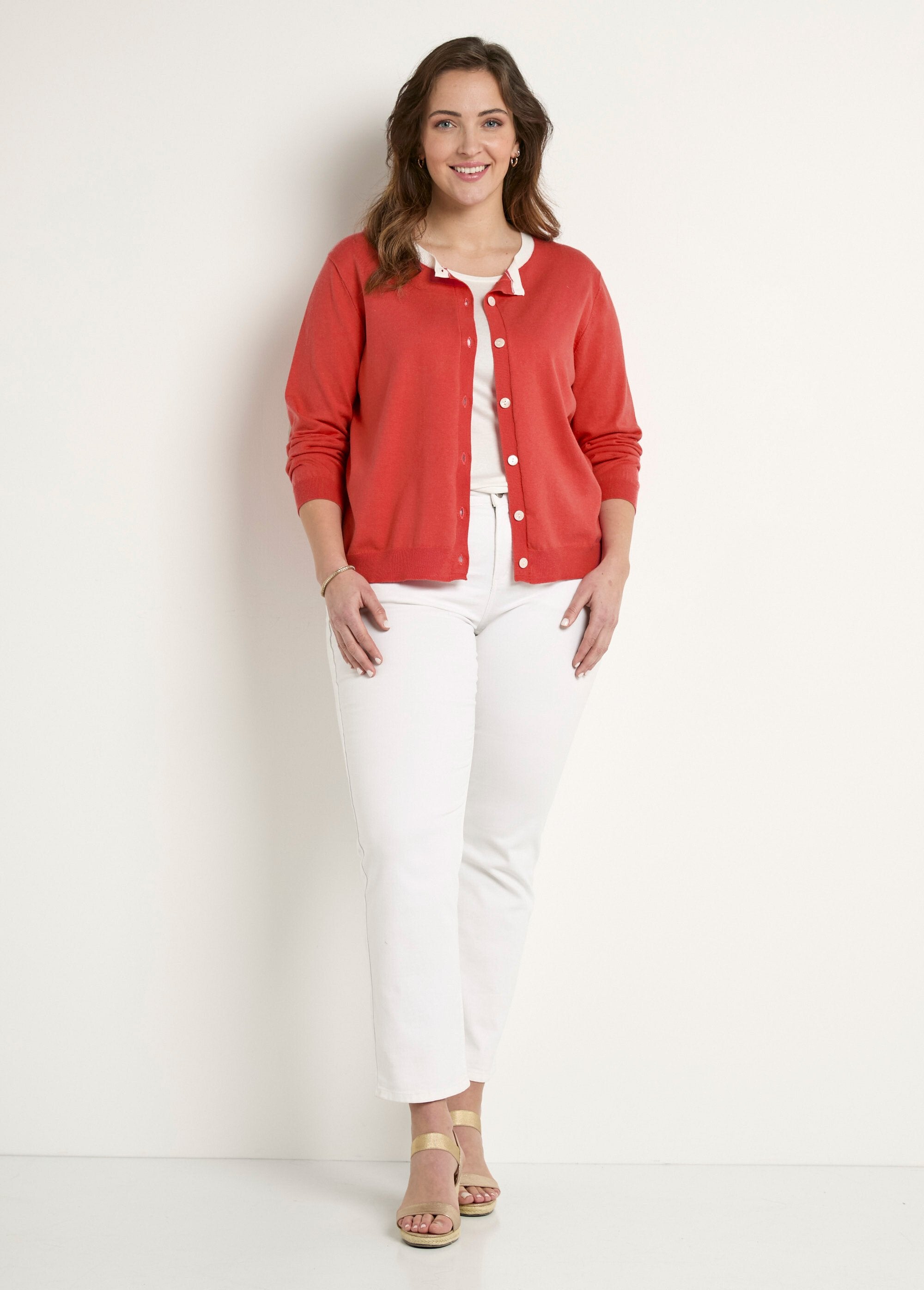 Gilet_cardigan_doux_col_rond_boutonné_Coquelicot_SF1_curvy