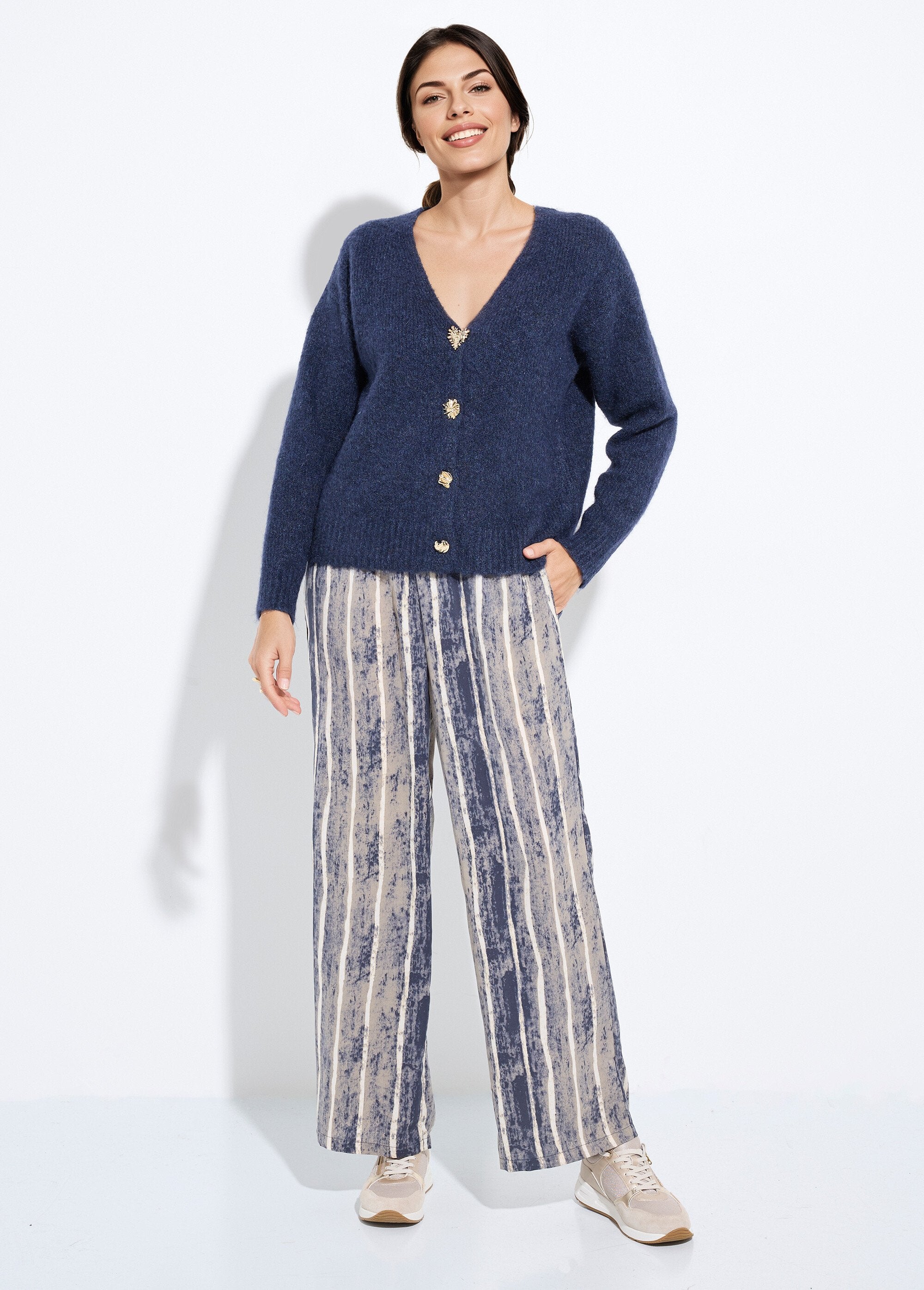 Warm_wollen_vest_met_knoopjes_met_juwelen_Bleu_SF1_slim