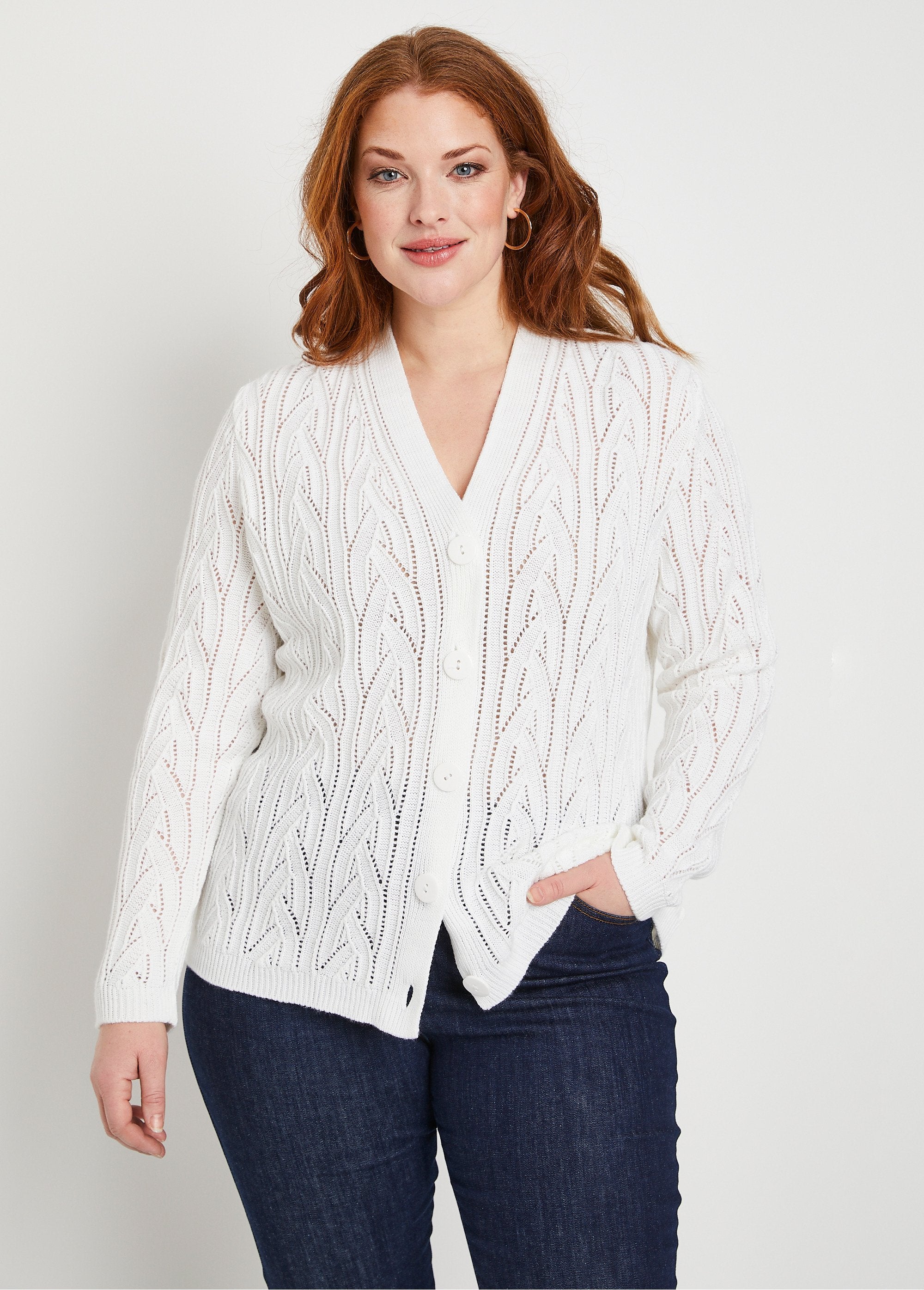 Gilet_court_boutonné_ajouré_Blanc_FA1_curvy