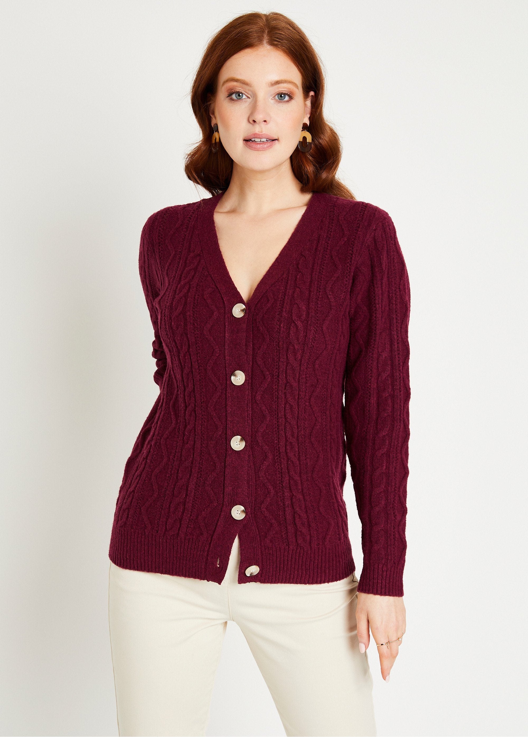 Short_buttoned_V-neck_cardigan,_cable_knit_Plum_FA1_slim