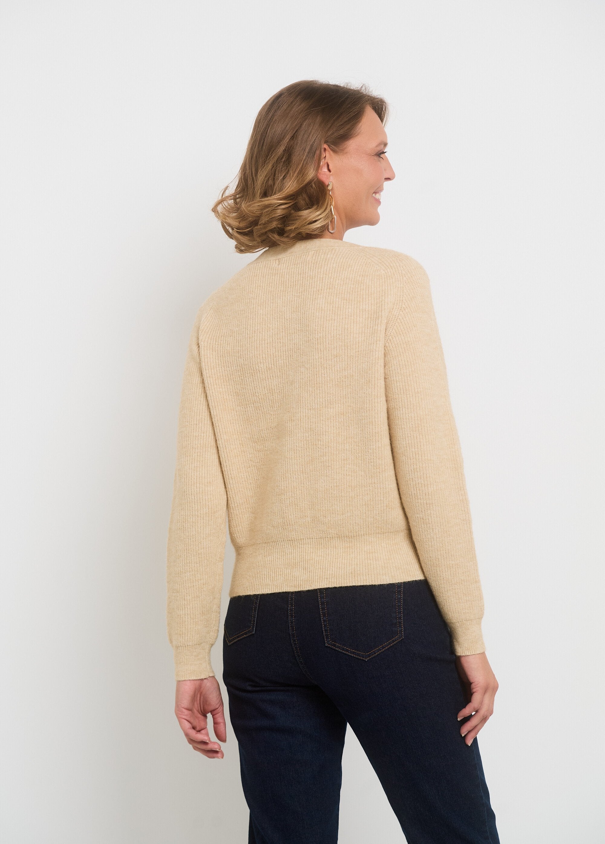 Gilet_court_col_V_boutons_contrastés_Beige_DO1_slim