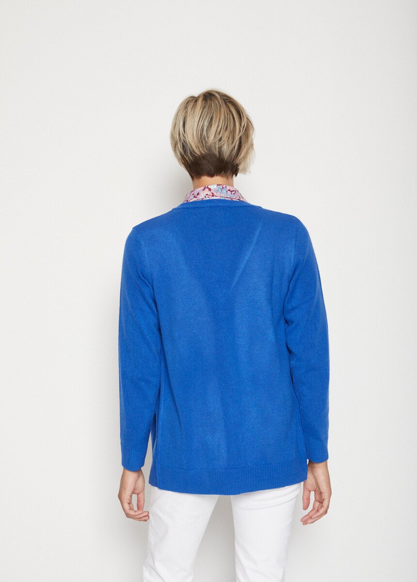 Cardigan_de_malha_macia_com_botões_e_comprimento_médio_AZUL_DO1_slim