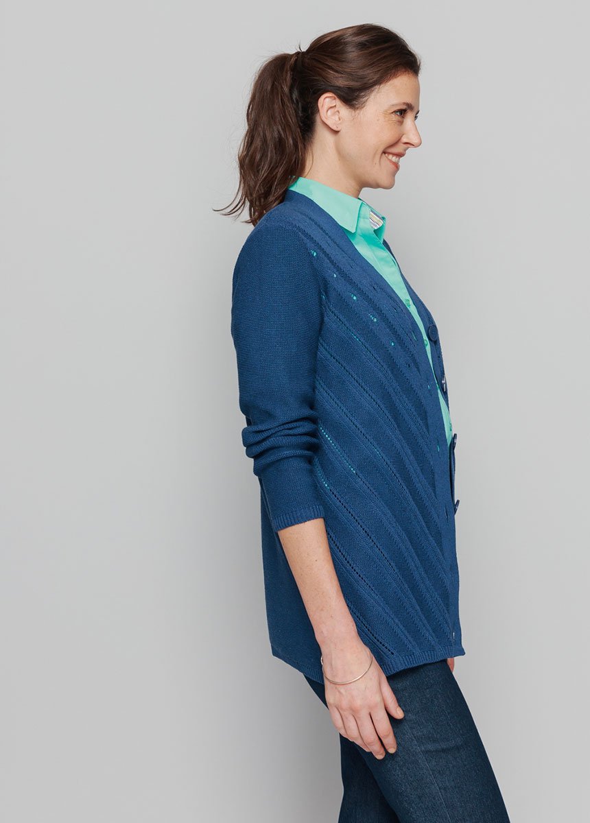 Opengewerkt_V-hals_vest_Bleu_DR1_slim