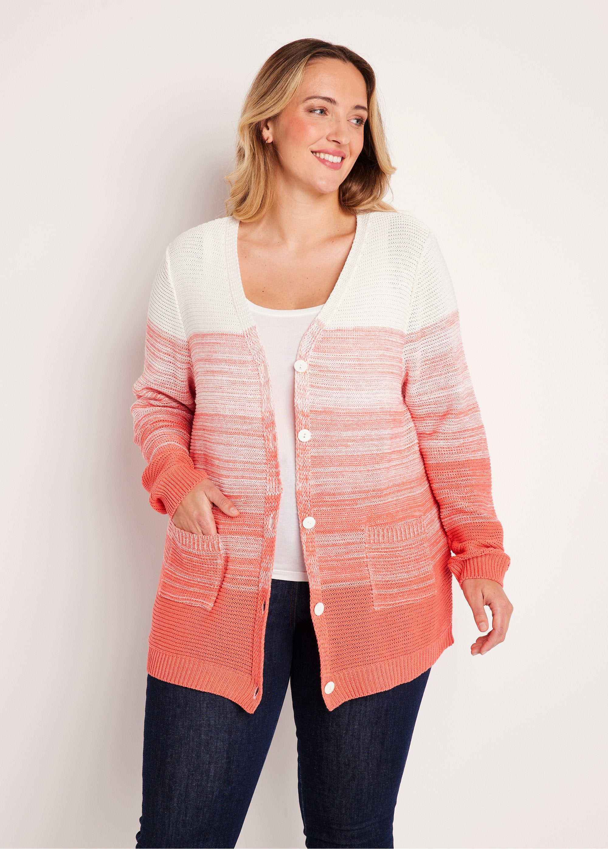 Gilet_long_col_V_boutonné_coton_Blanc_et_corail_FA1_curvy