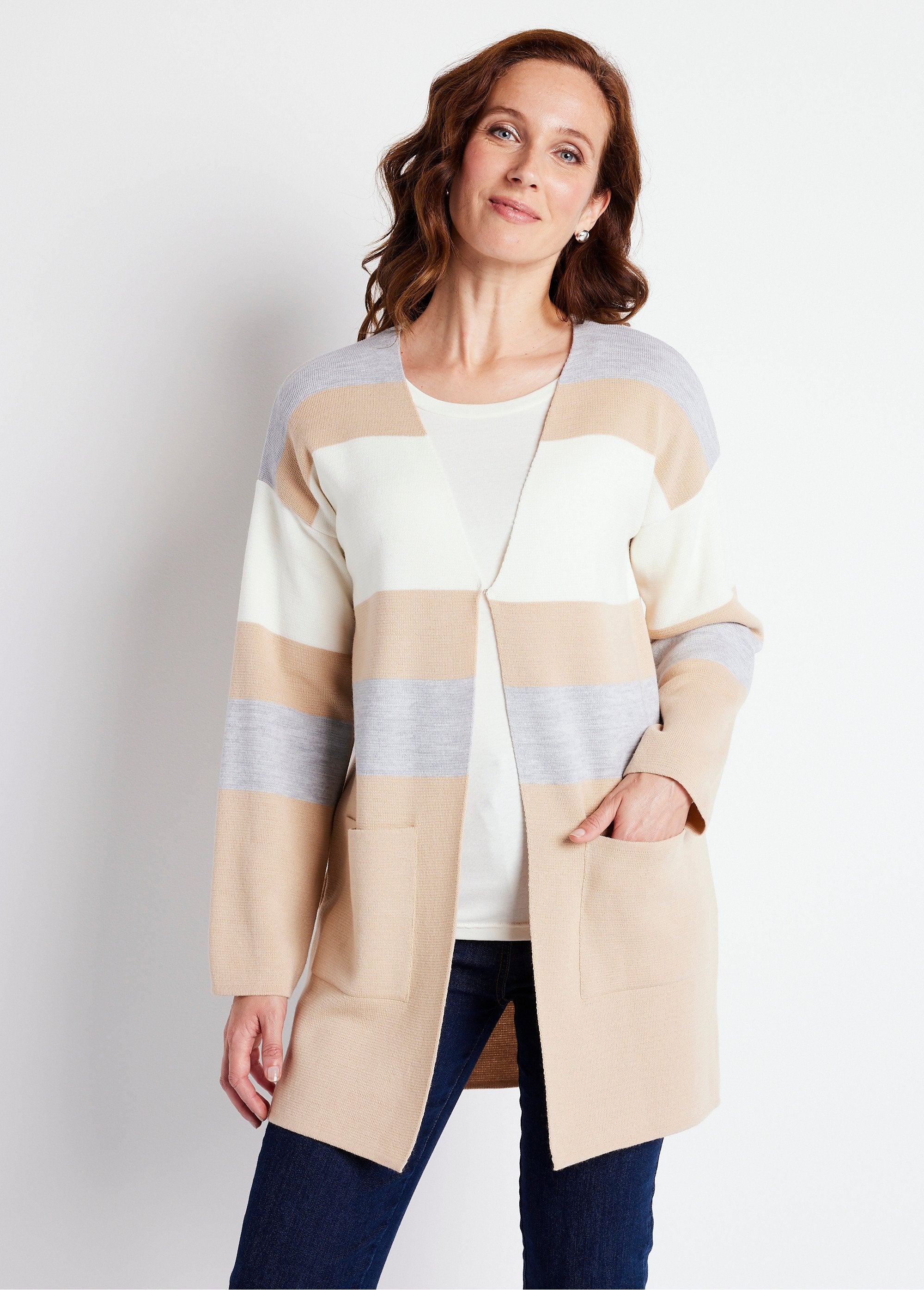 Lang_gestreept_jacquard_V-hals_vest_Beige_en_ecru_FA1_slim