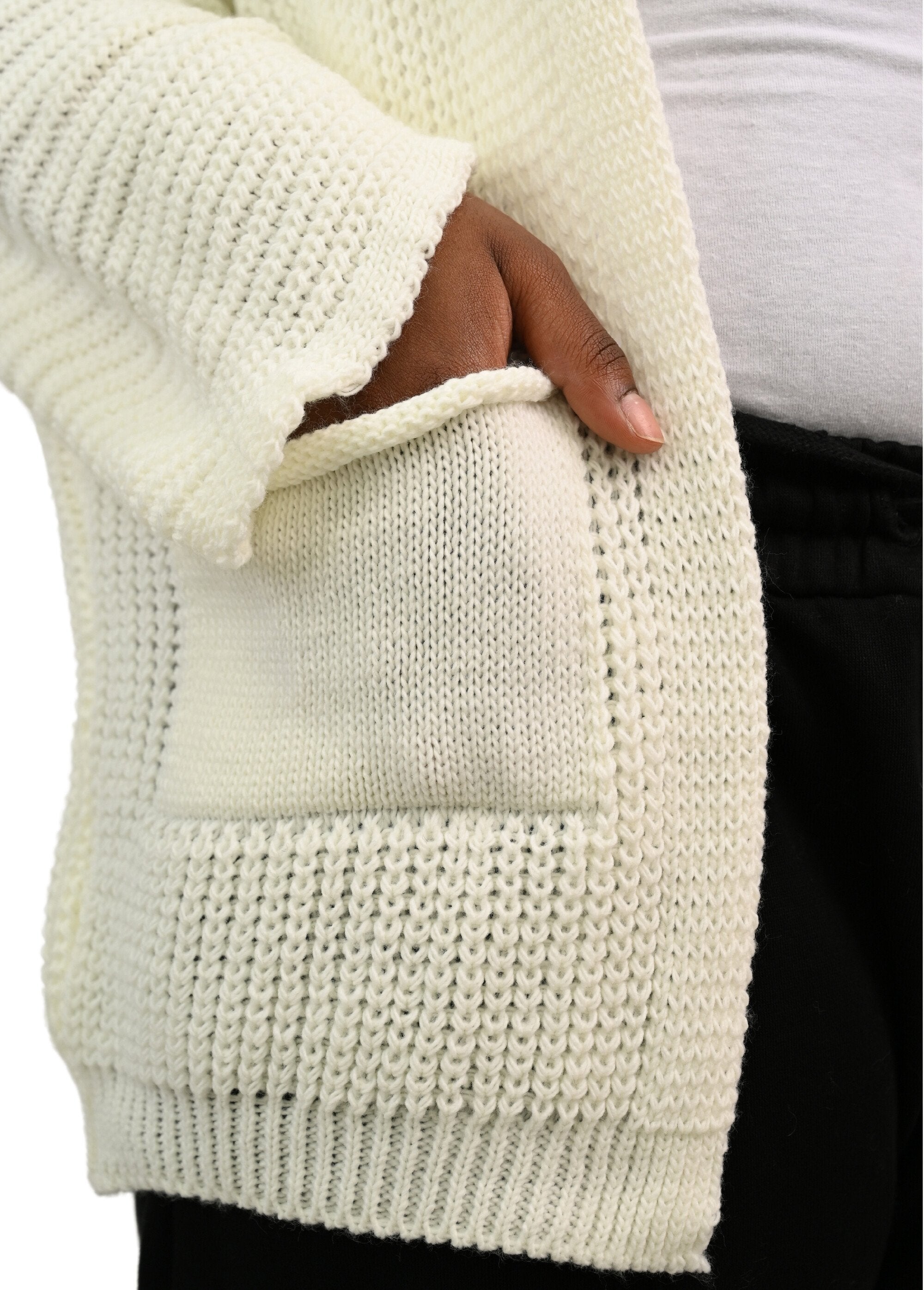 Gilet_long_maille_avec_poches_plaquées_Blanc_DE1_curvy