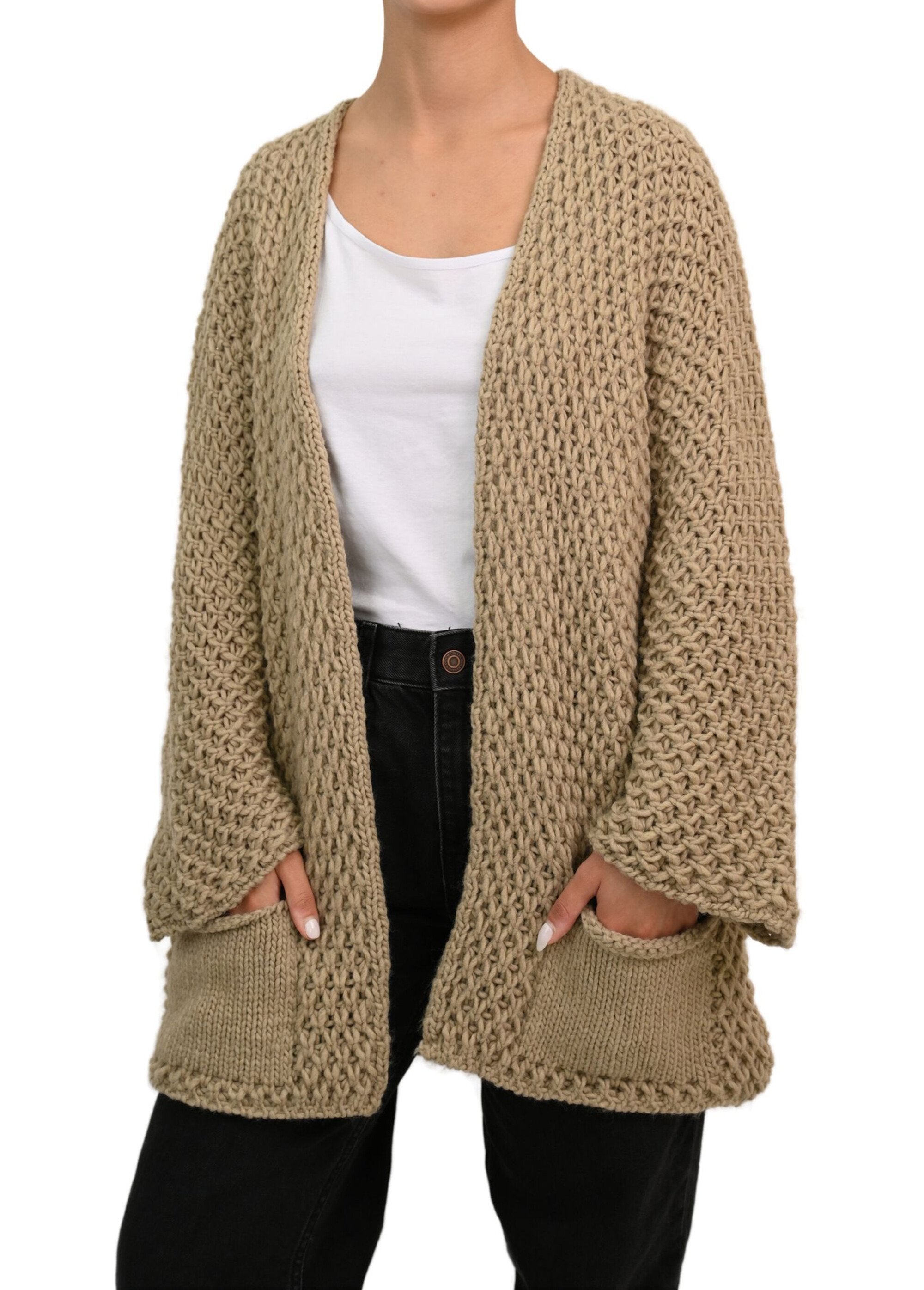 Naadloos_lang_gebreid_vest_Beige_FA1_slim