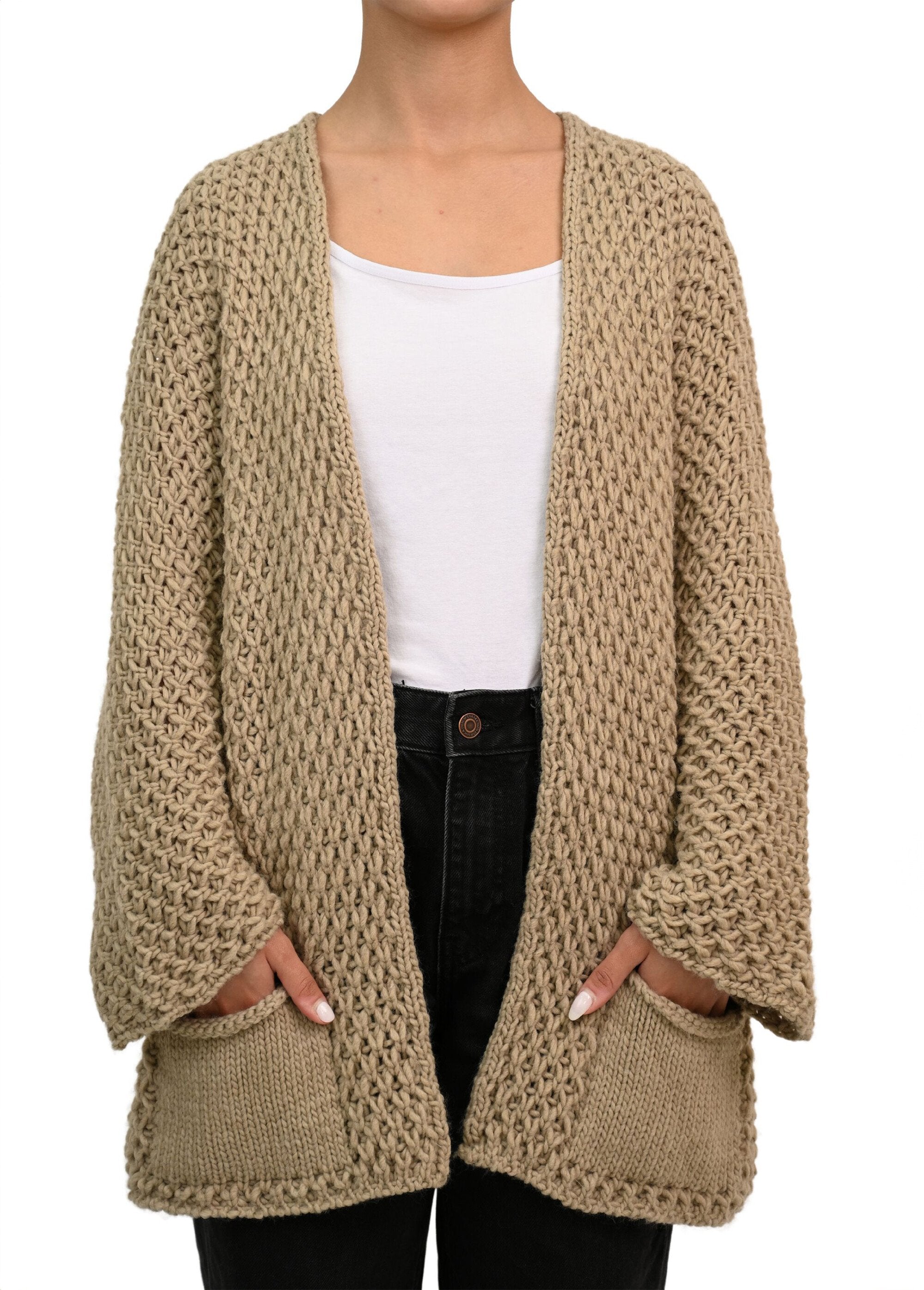 Naadloos_lang_gebreid_vest_Beige_FA2_slim