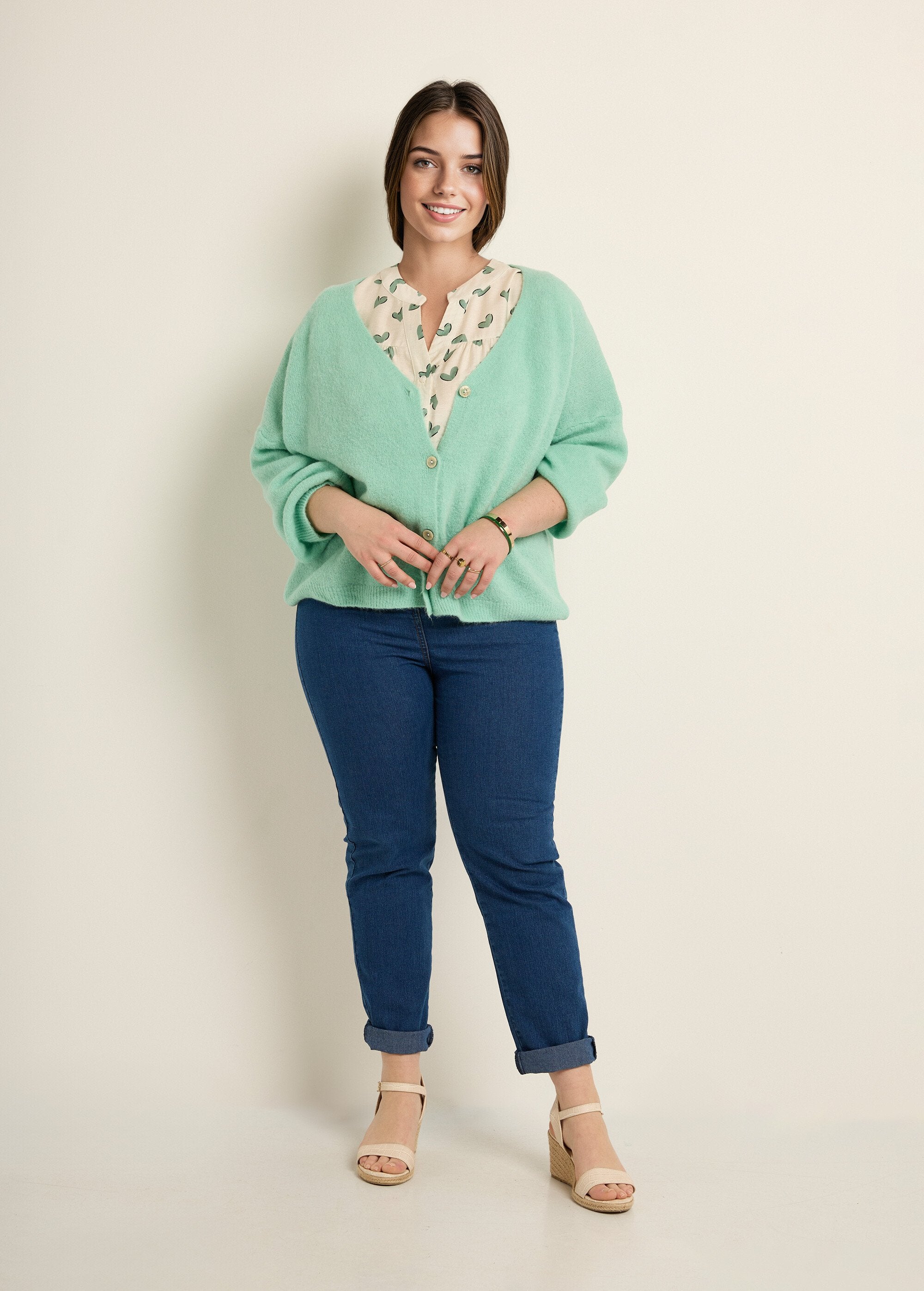 Alpaca_knit_cardigan,_V-neck_water_green_SF1_curvy