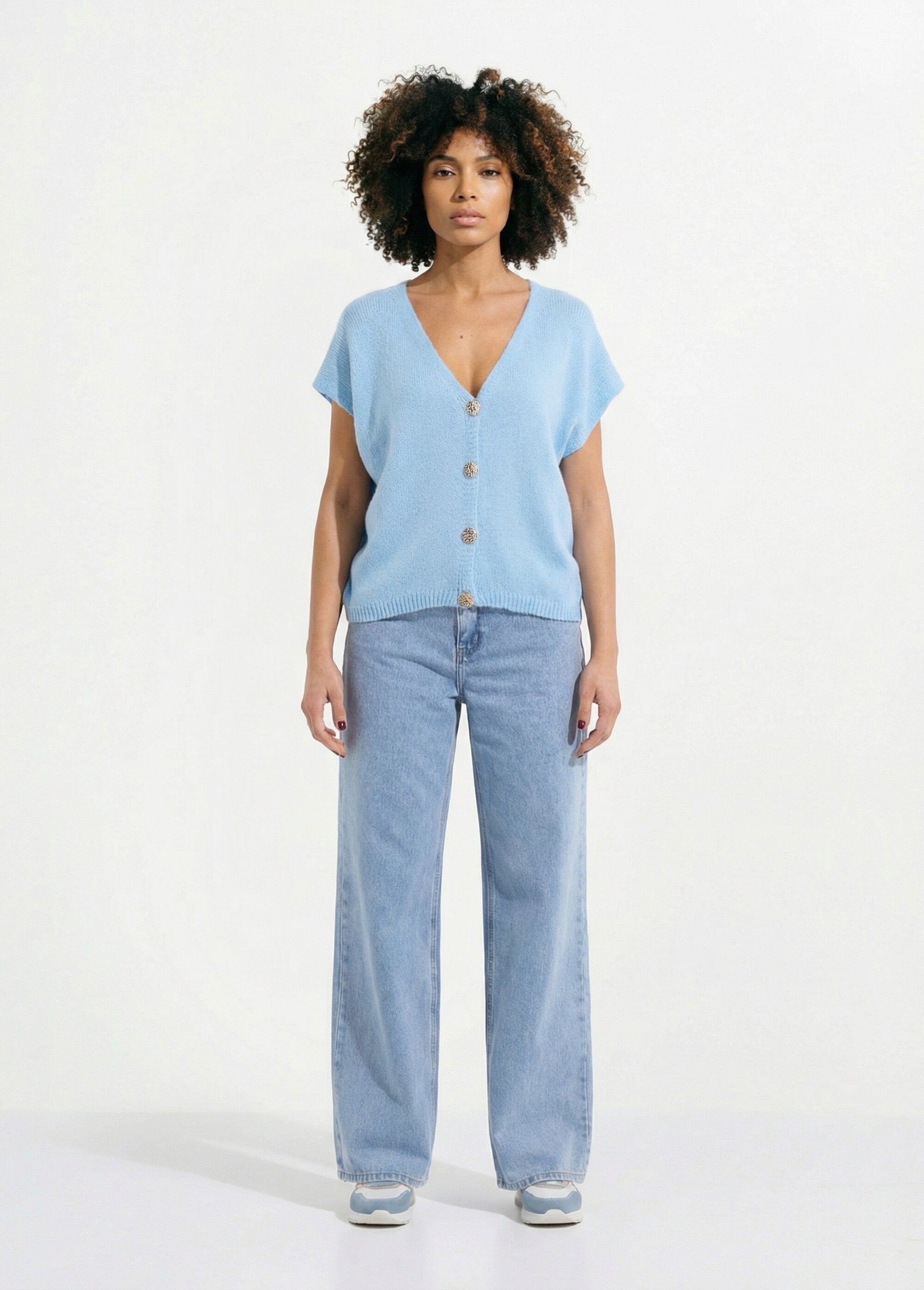 Vest_met_korte_mouwen_en_metalen_knopen_Bleu_ciel_SF1_slim