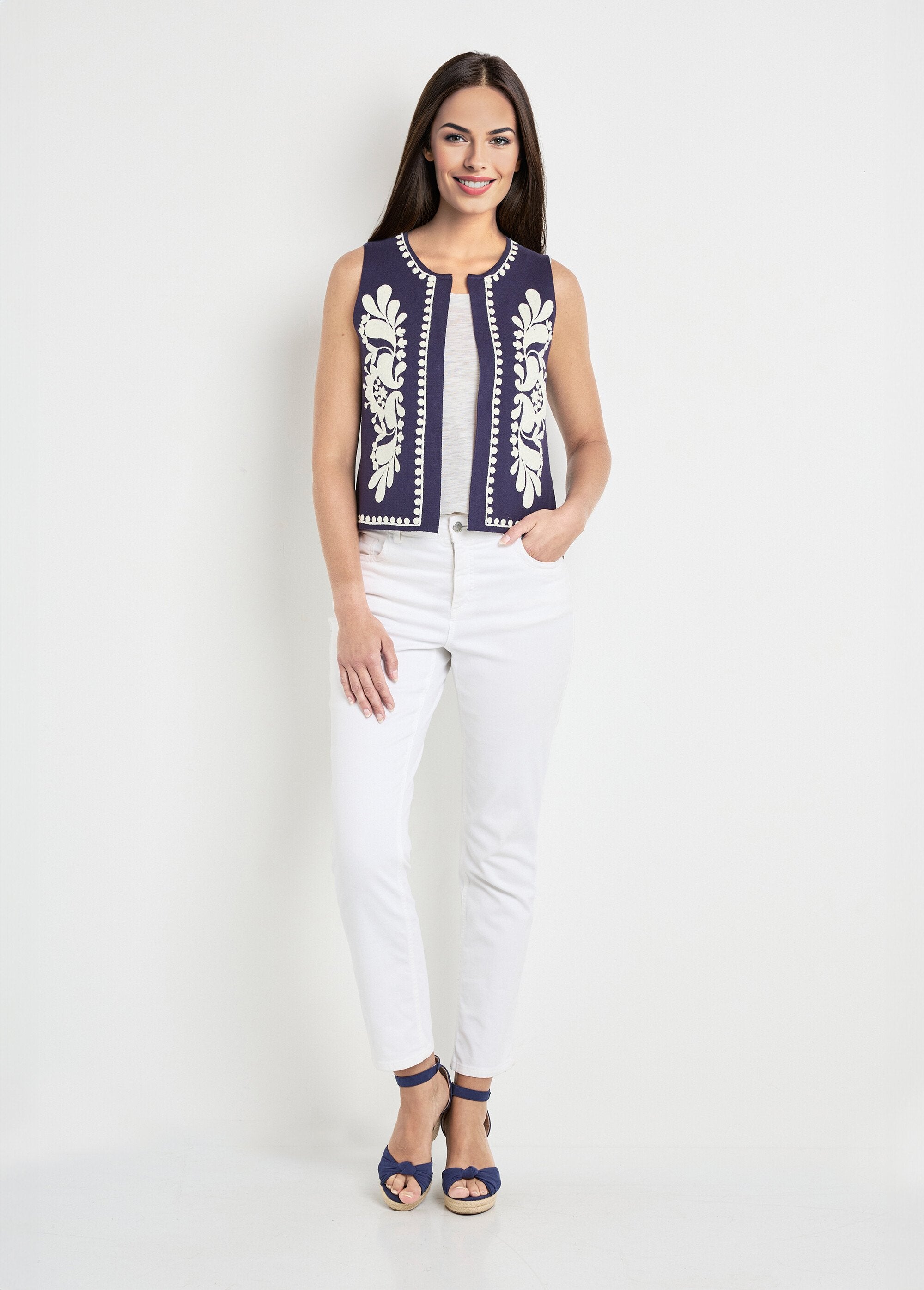 Gilet_sans_manches_en_maille_et_broderies_Marine_SF1_slim