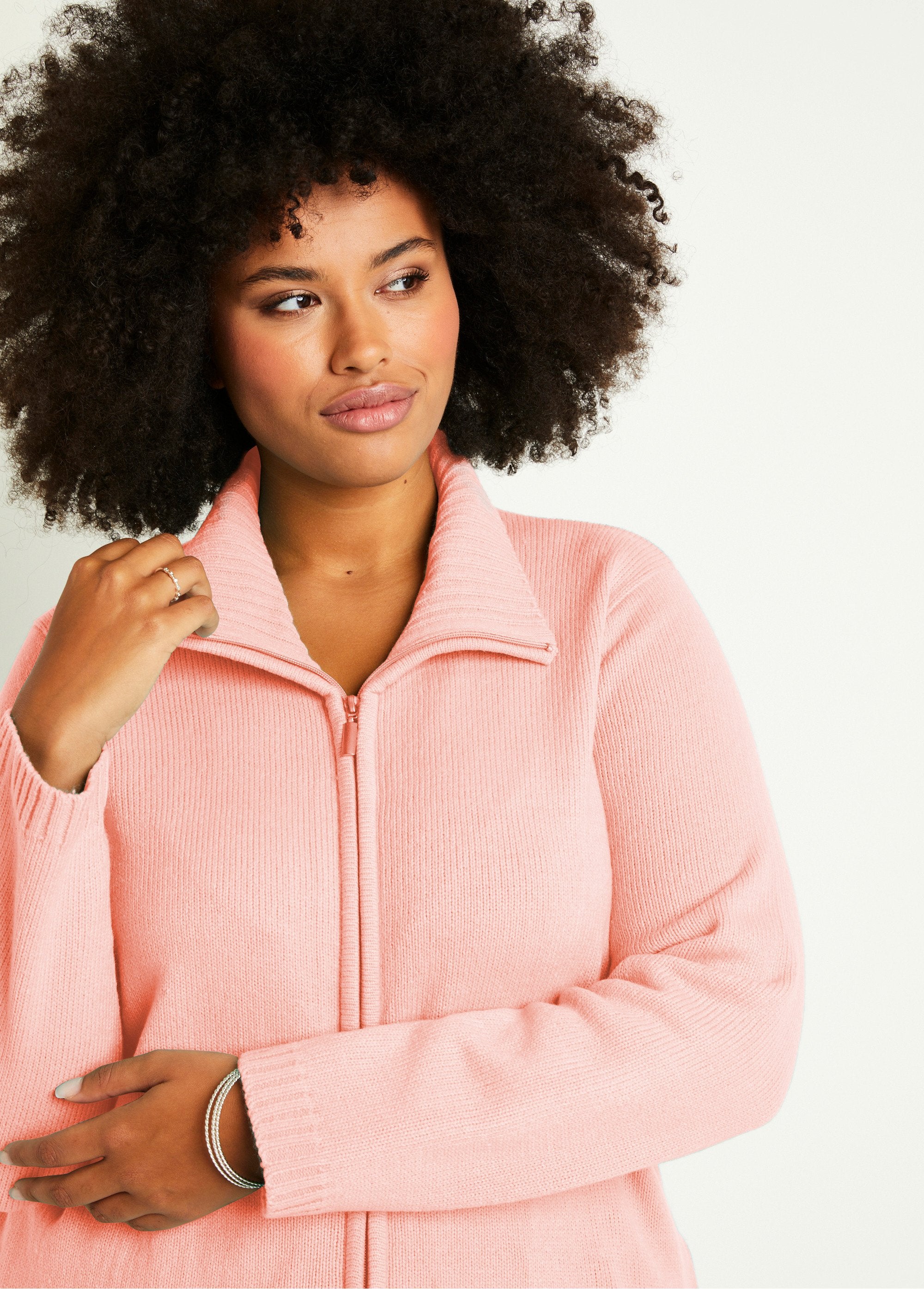 Gilet_zippé_long_uni_col_montant_Rose_DE1_curvy