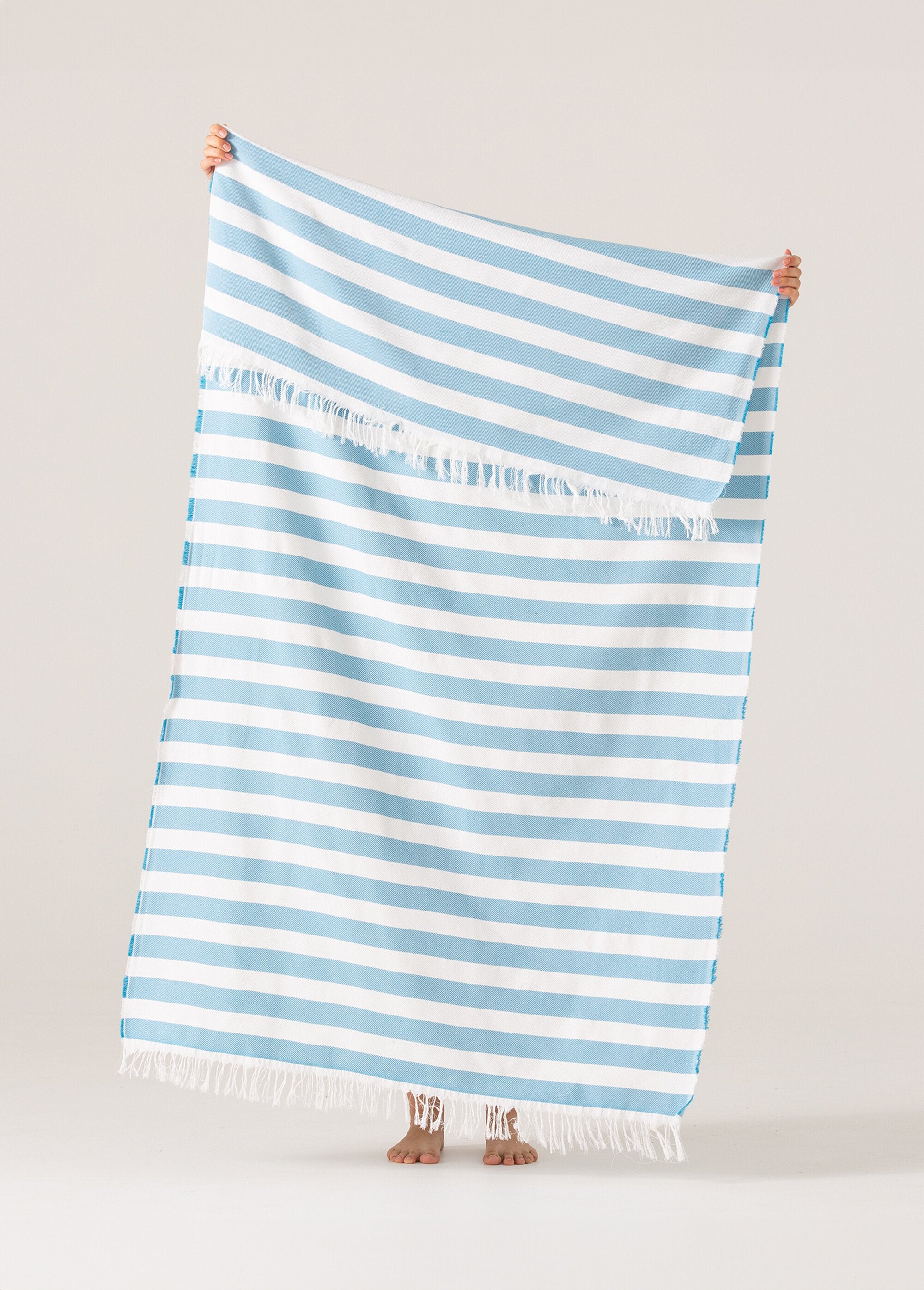 Grote_gestreepte_katoenen_strandfouta_Raye_turquoise_DE1_slim