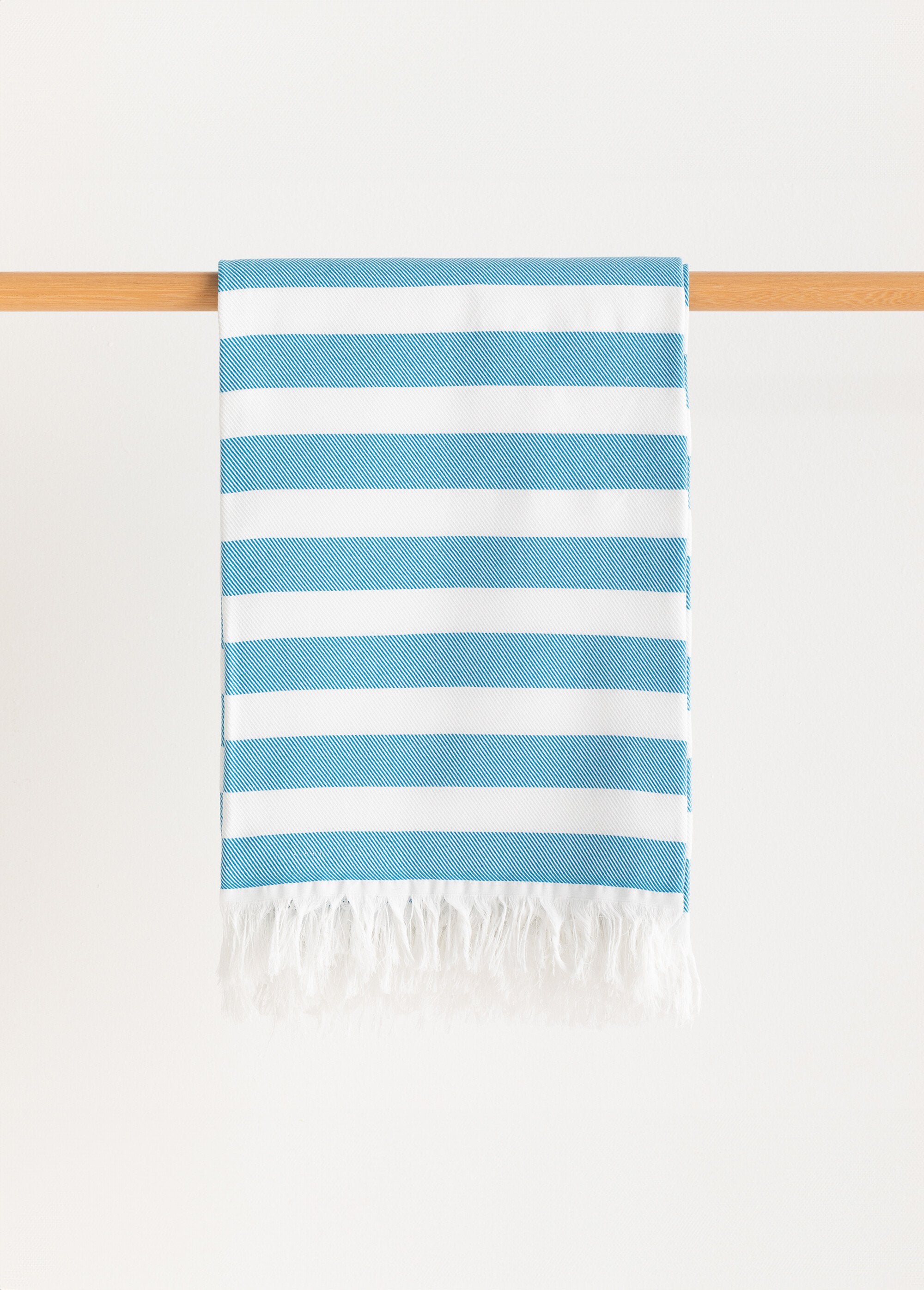 Grande_fouta_de_plage_rayée_en_coton_Raye_turquoise_DE2_slim