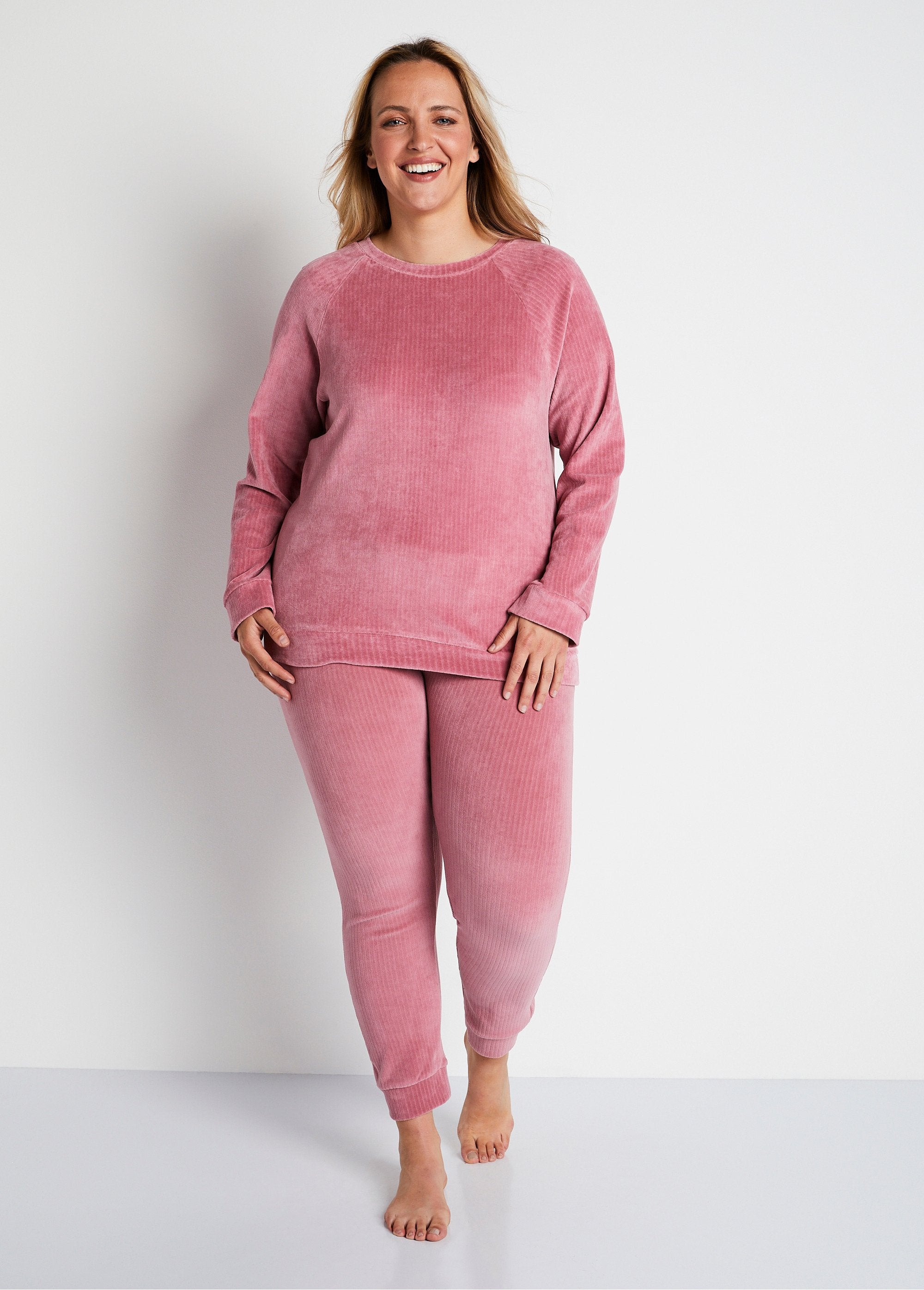 Haut_de_pyjama_sweat_en_velours_côtelé_Bois_de_rose_SF1_curvy