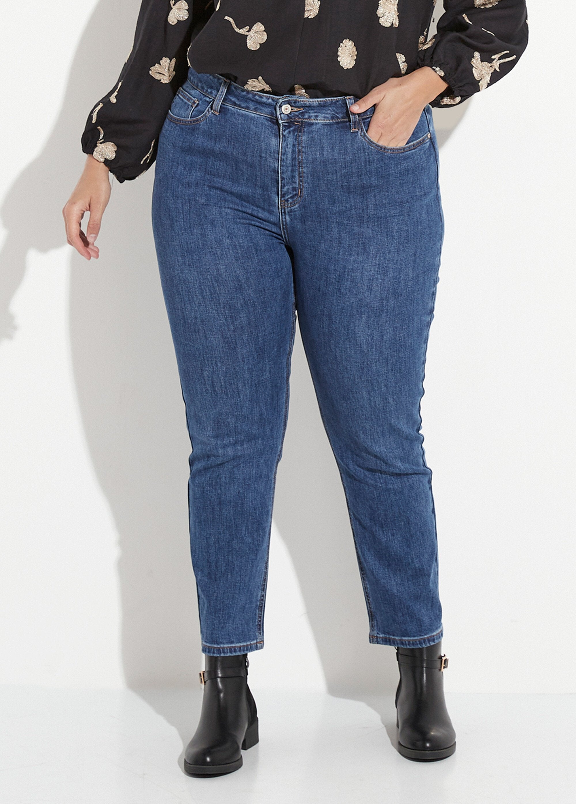 Jean_mom_en_denim,_spécial_GRANDE_TAILLE_Denim_moyen_FA1_curvy