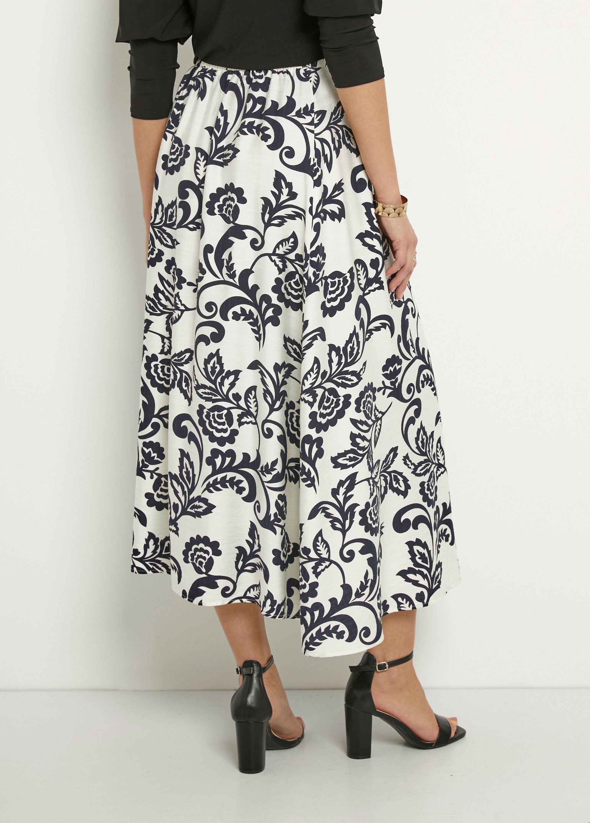 Long_flared_skirt_with_foliage_print_Black_and_ecru_DO1_slim