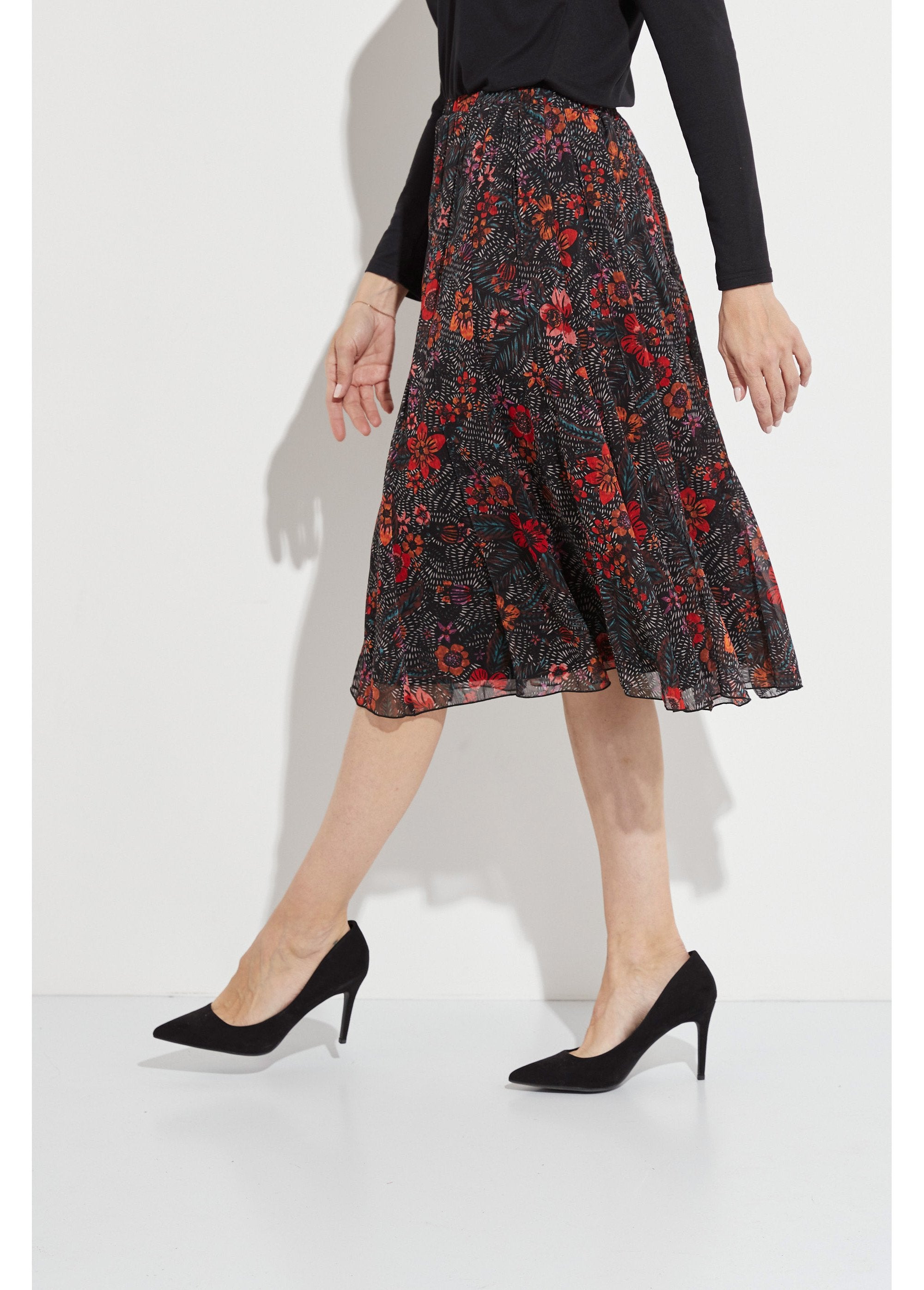 Jupe_longue_évasée_en_voile_fleuri_Noir_et_rouge_DR1_slim