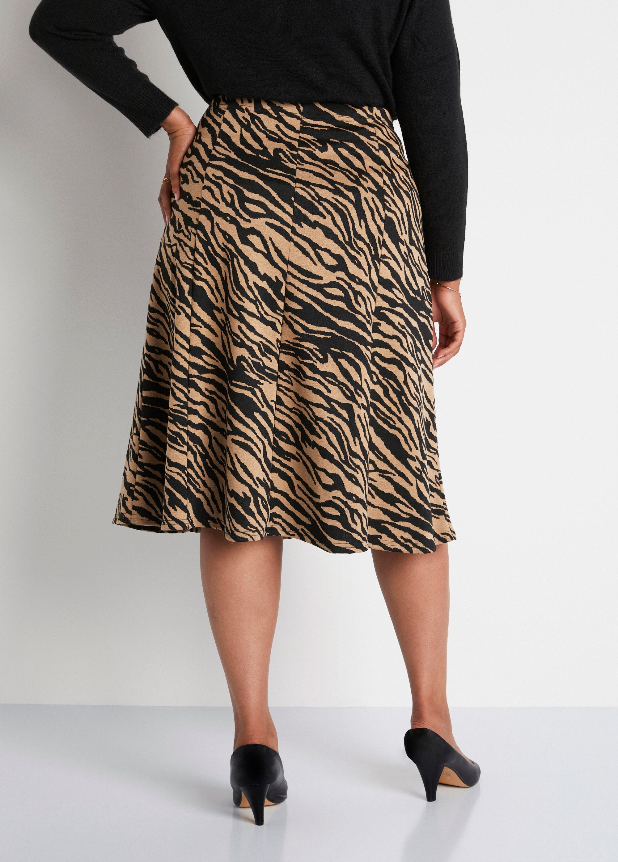 Jupe_longue_évasée_maille_jacquard_Camel_zebre_DO1_curvy