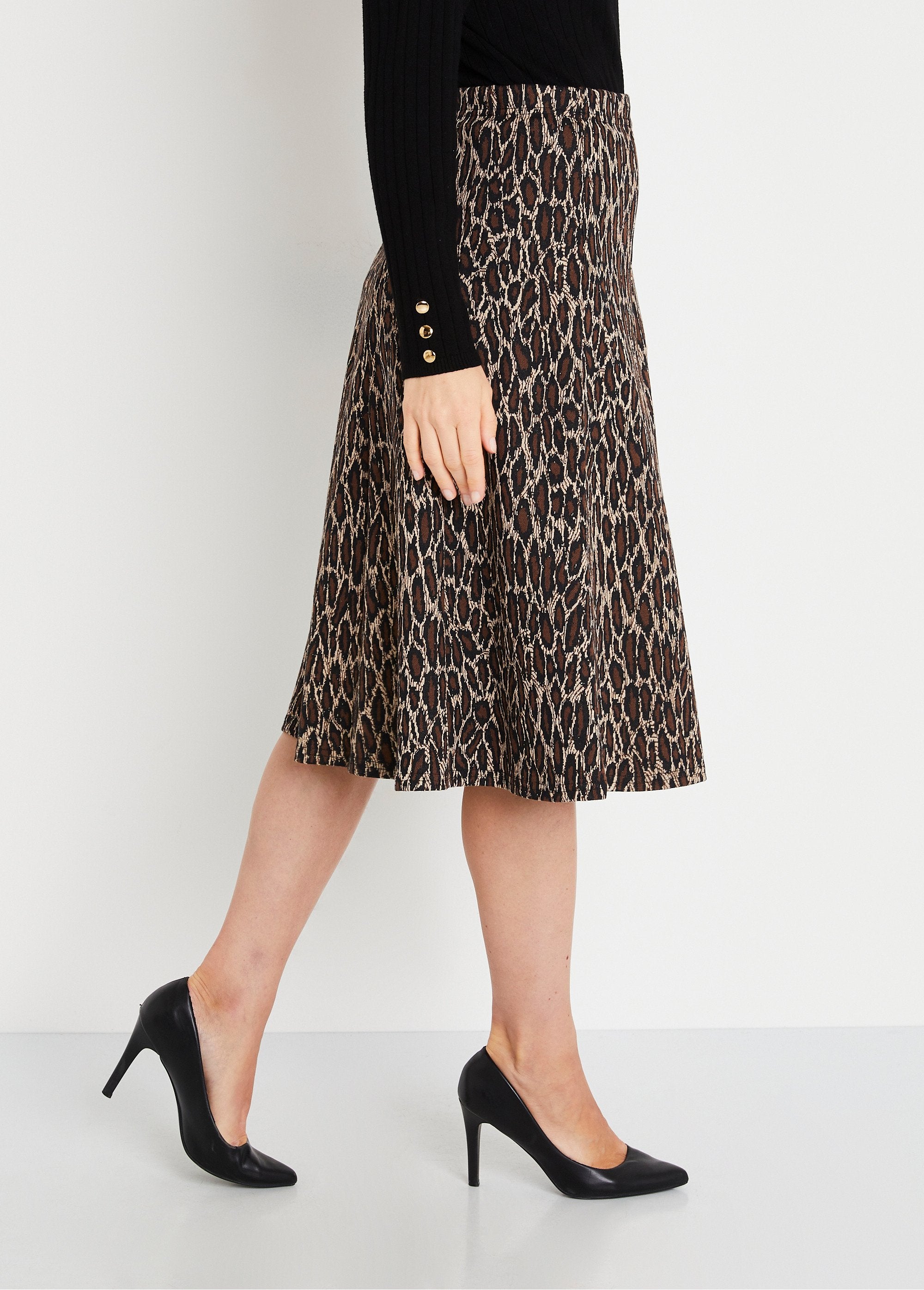 Long_flared_skirt_in_jacquard_knit_Leopard_brown_DR1_slim