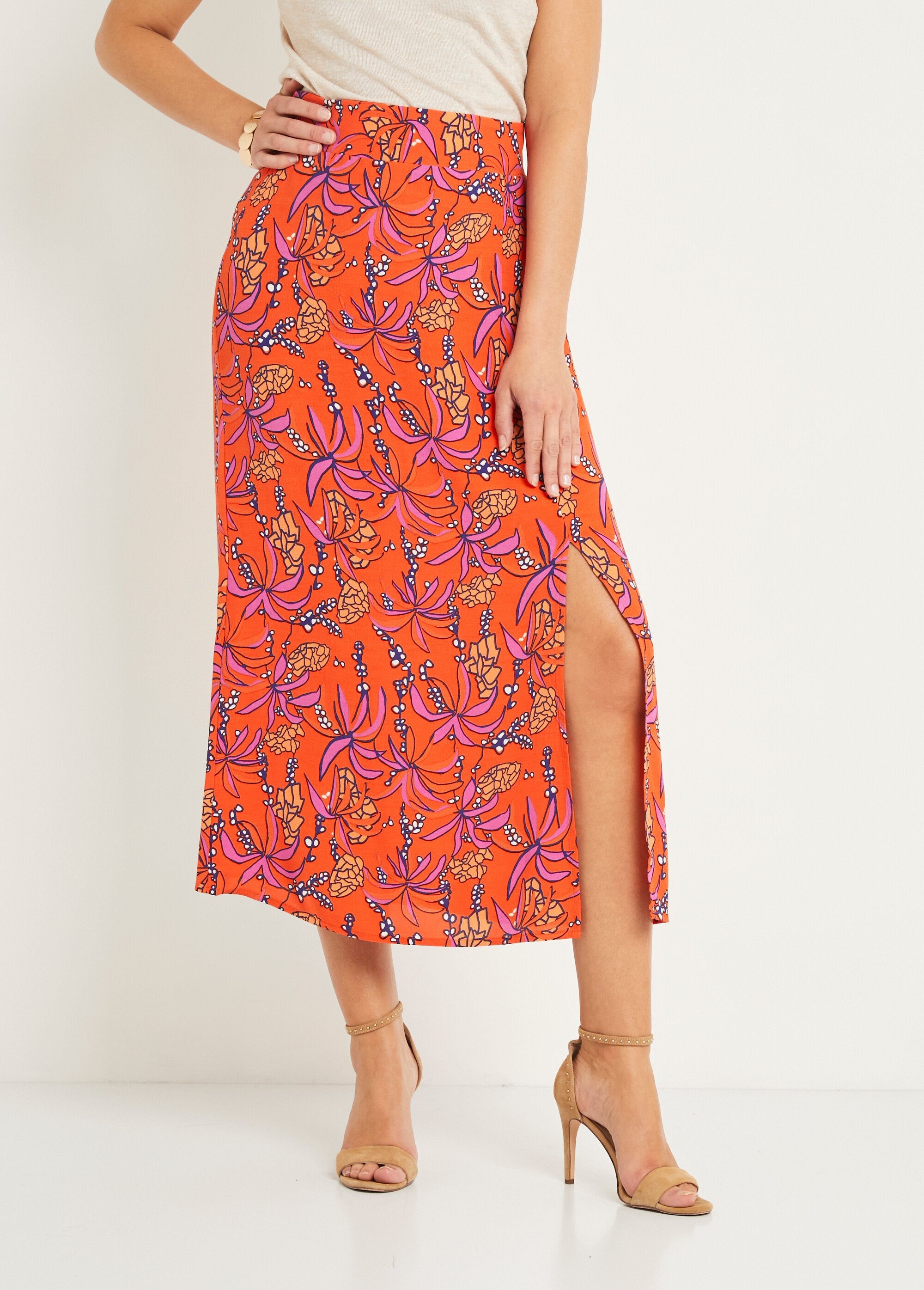 Long_flowing_skirt_with_exotic_print_Orange_prints_FA1_slim