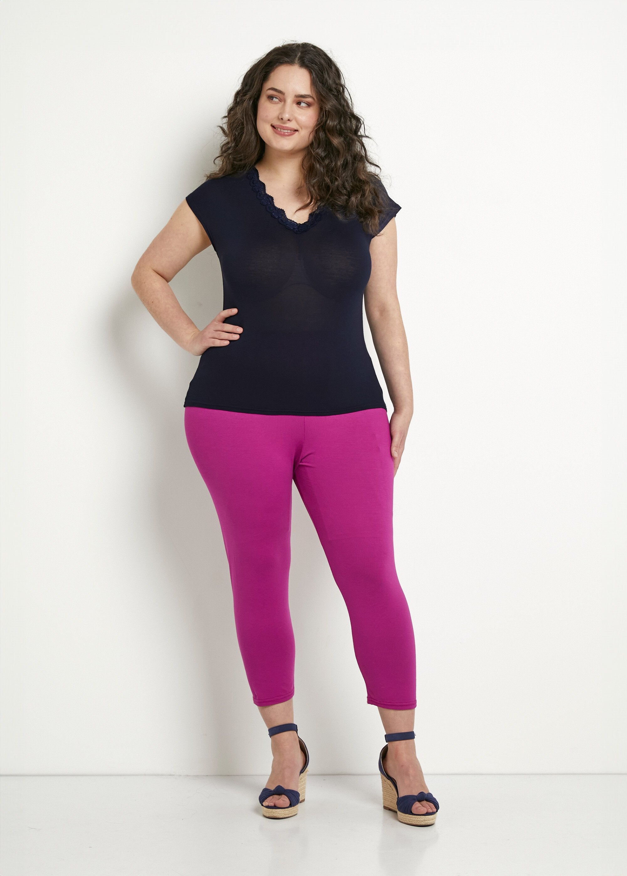 Stretchy_elasticated_waist_short_leggings_Plain_blackcurrant_SF1_curvy